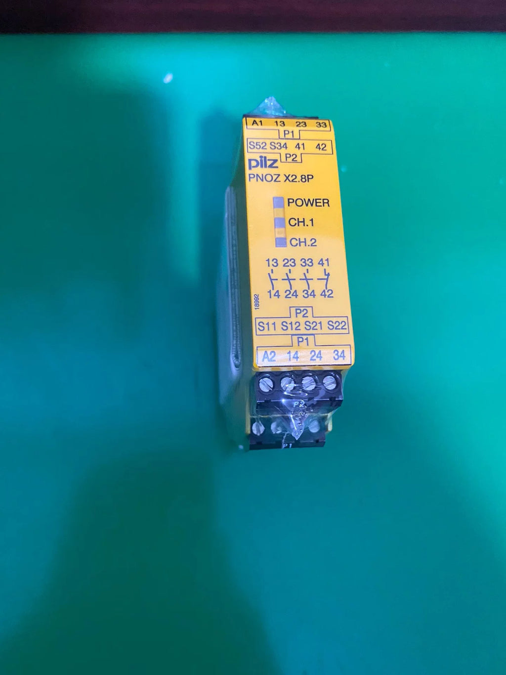 1pc new  PILZ PNOZ X2.8P  777301