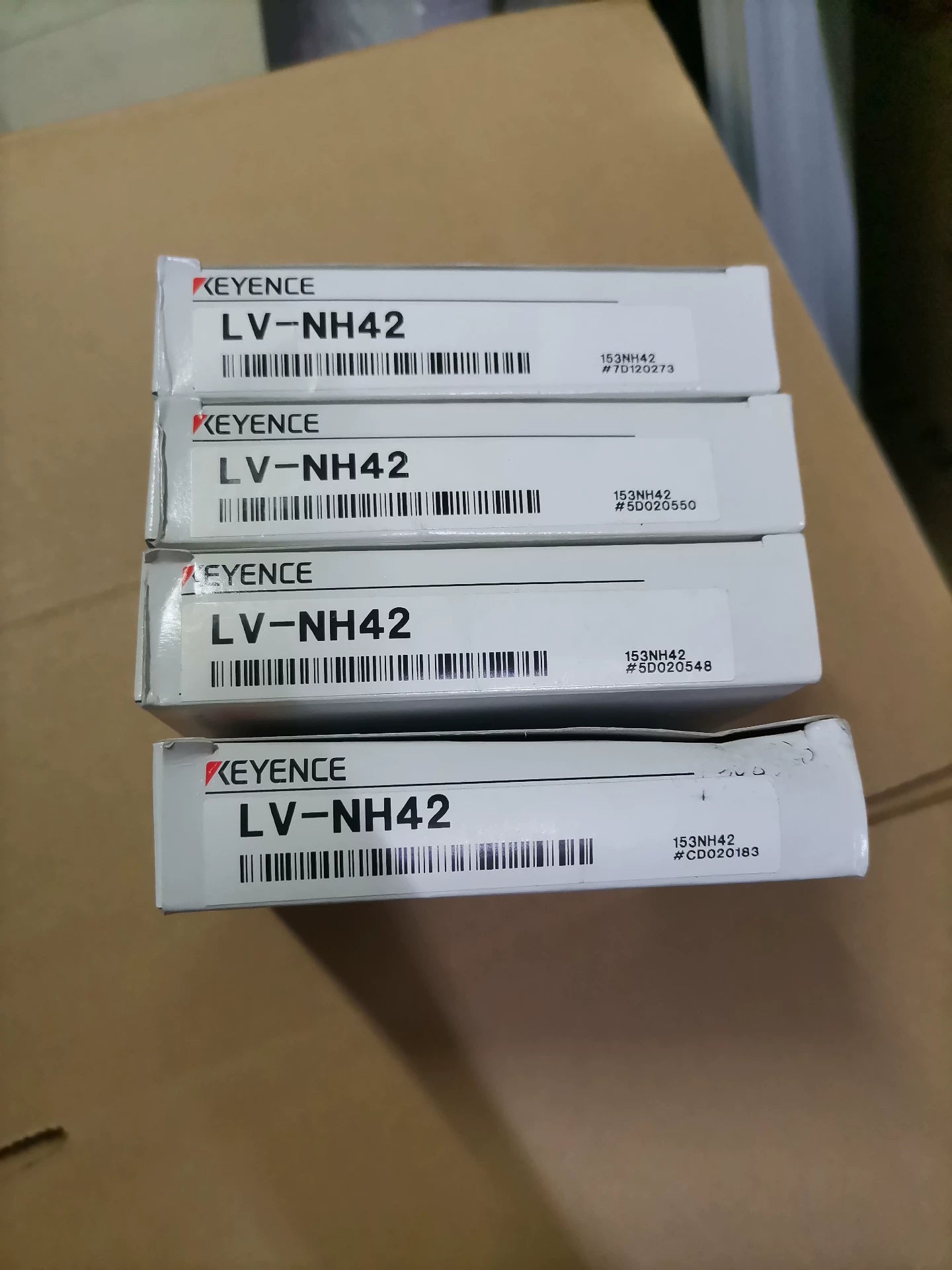 1pc New   KEYENCE LV-NH42