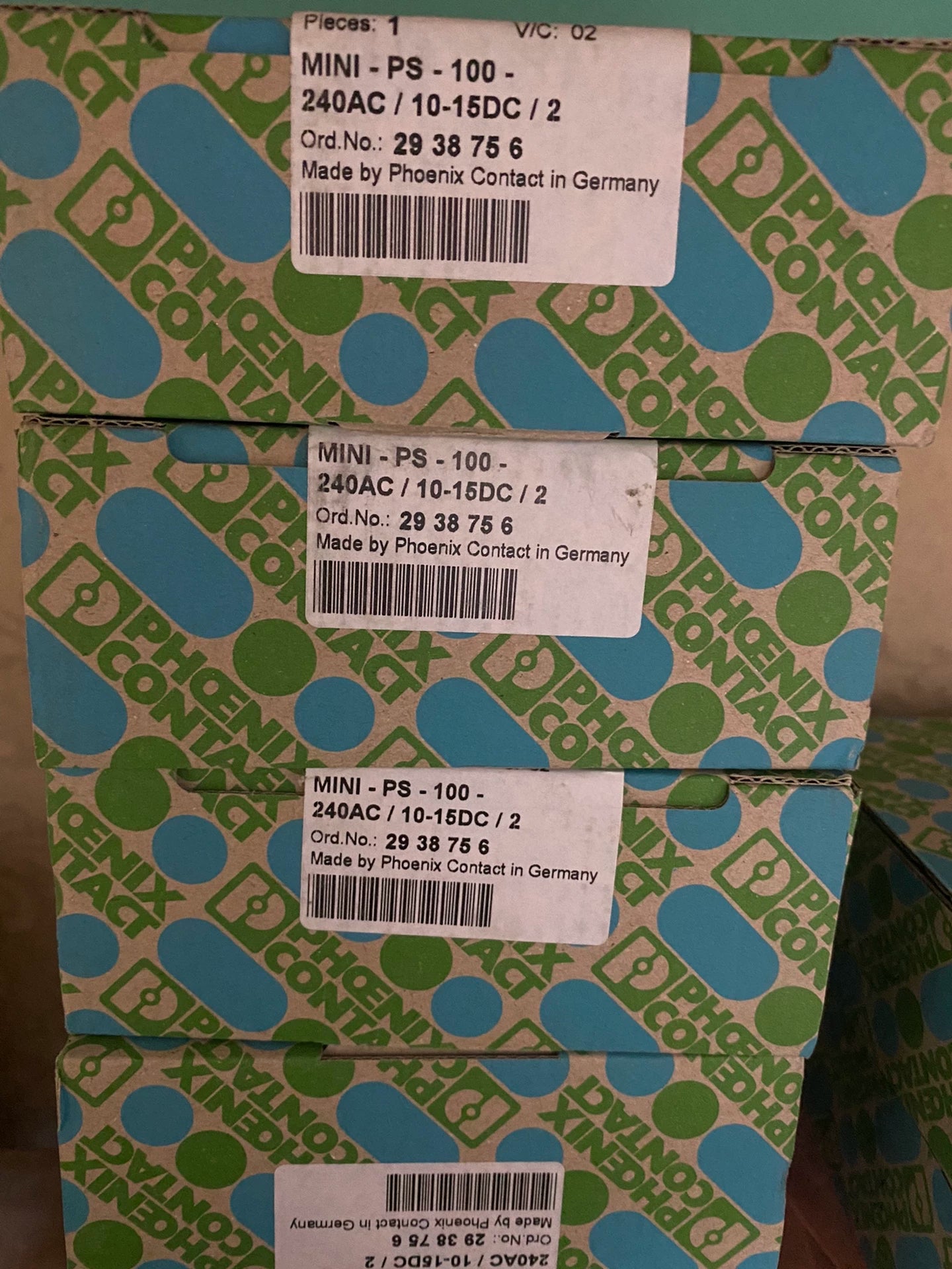 1pc new  phoenix   MINI-PS-100-240AC/10-15DC/2  2938756