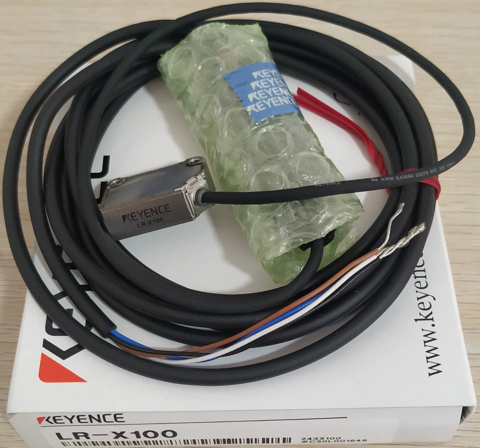 1pc New   KEYENCE LR-X100