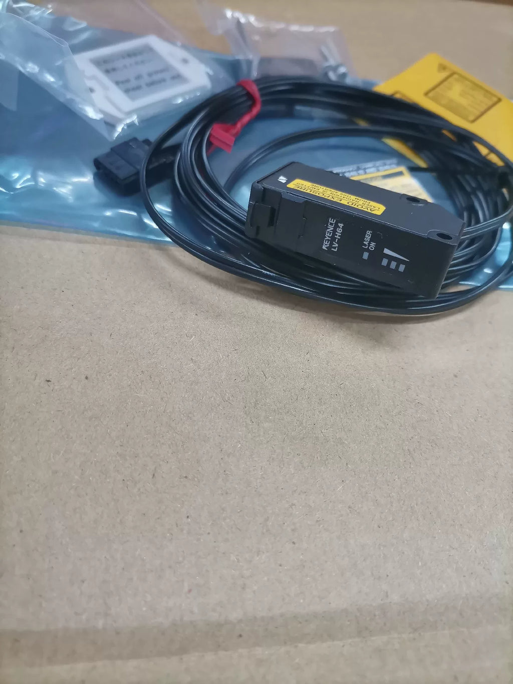 1pc New   KEYENCE LV-H64