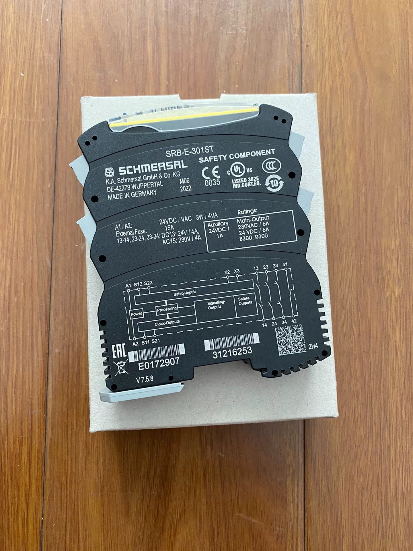 1pc new  SCHMERSAL  schmersal  SRB-E-301ST