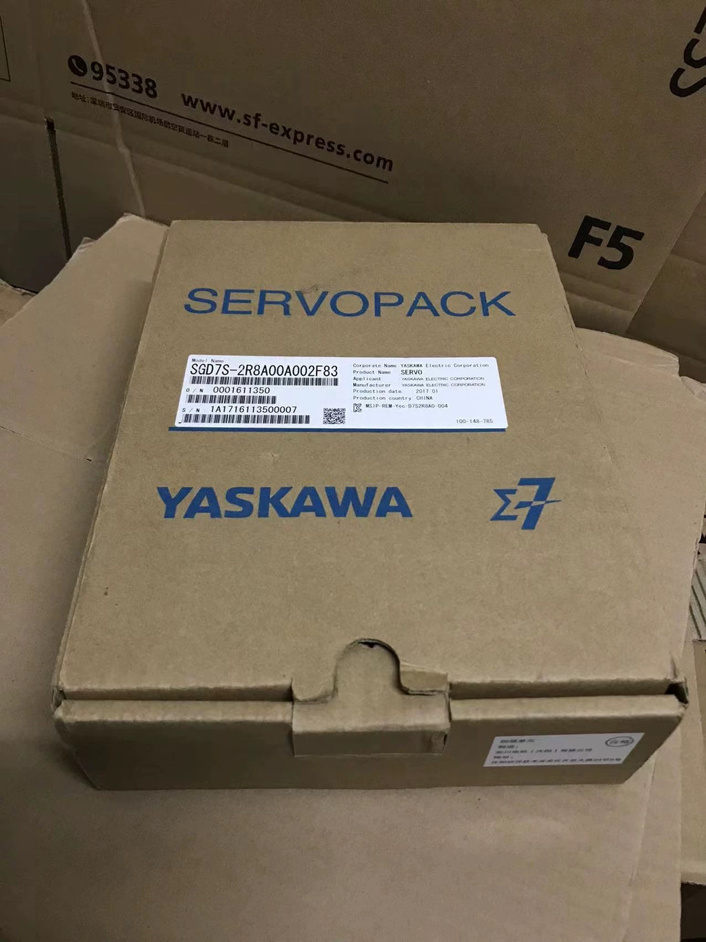 1pc New   YASKAWA SGD7S-2R8A00A00F83