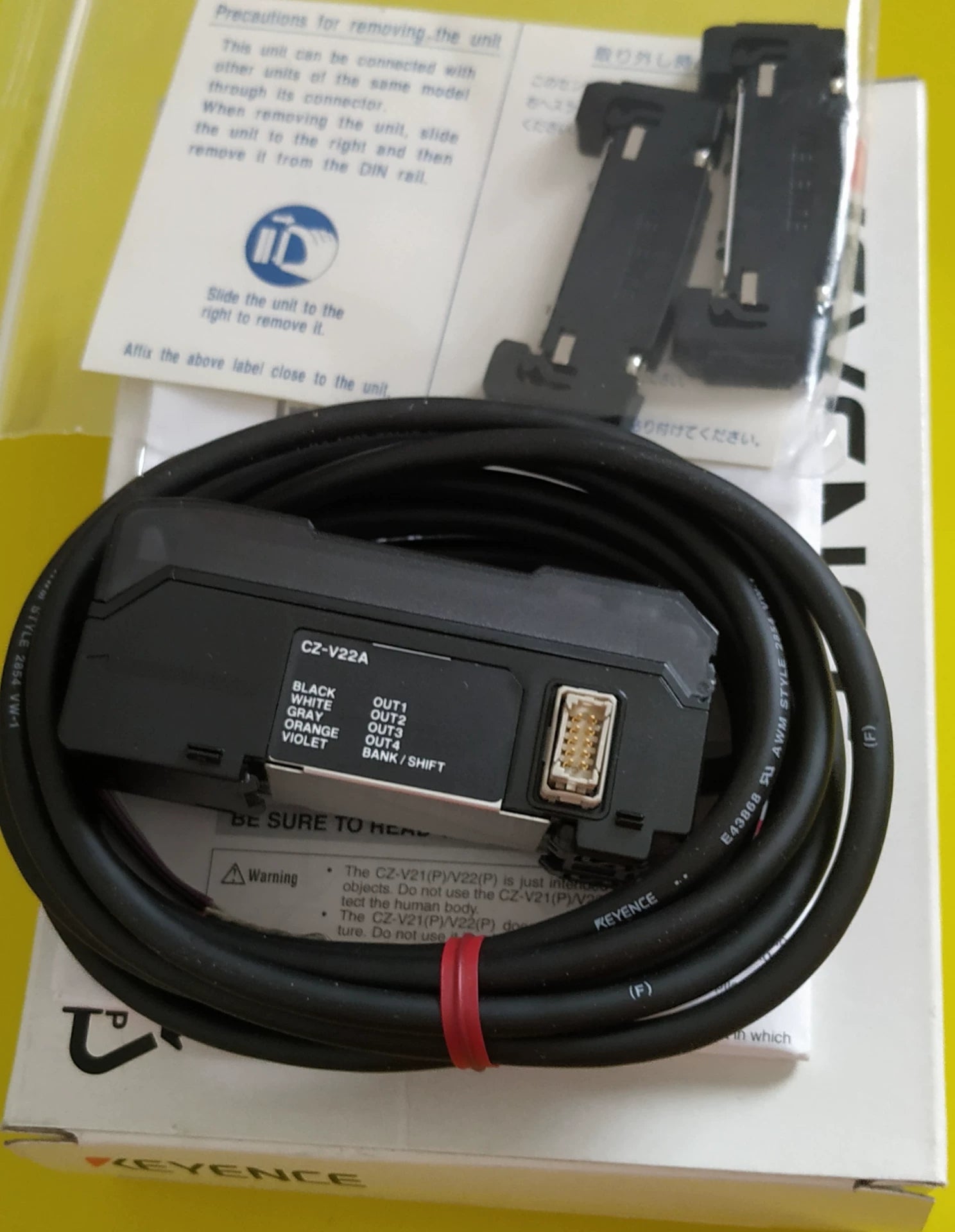 1pc New   KEYENCE  CZ-V22A