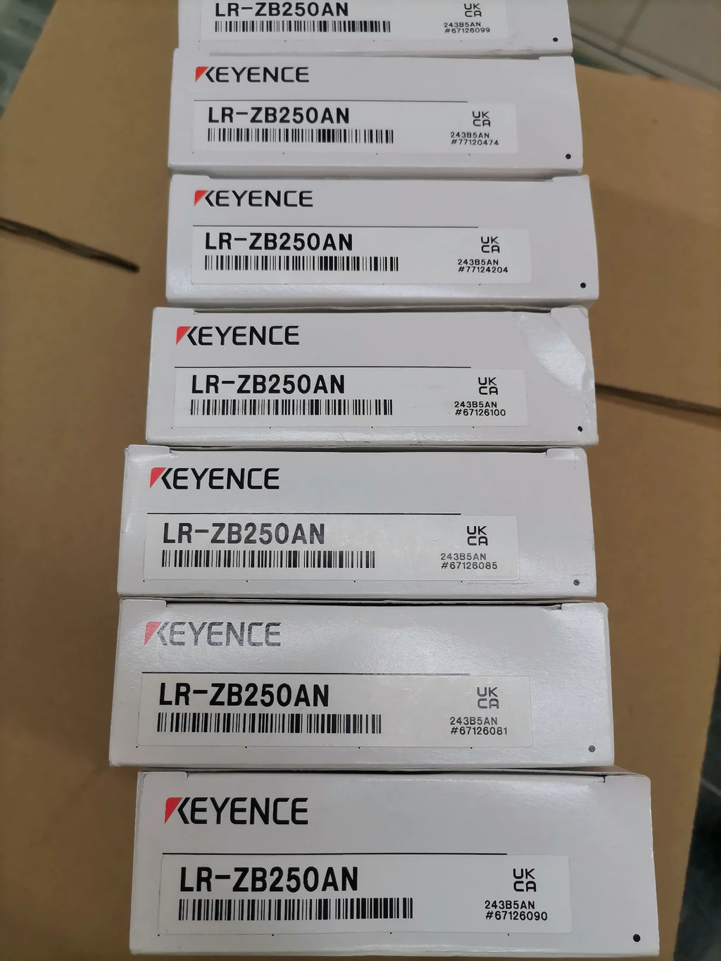 1pc New   KEYENCE LR-ZB100N