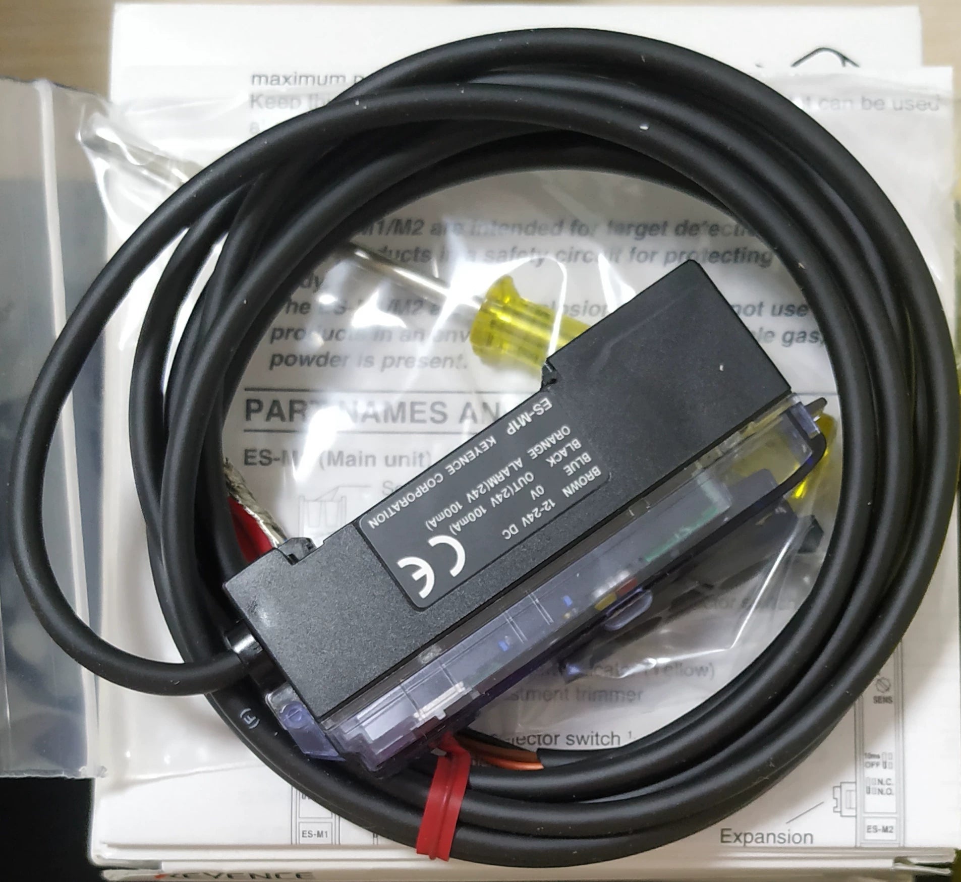1pc New   KEYENCE ES-M1P