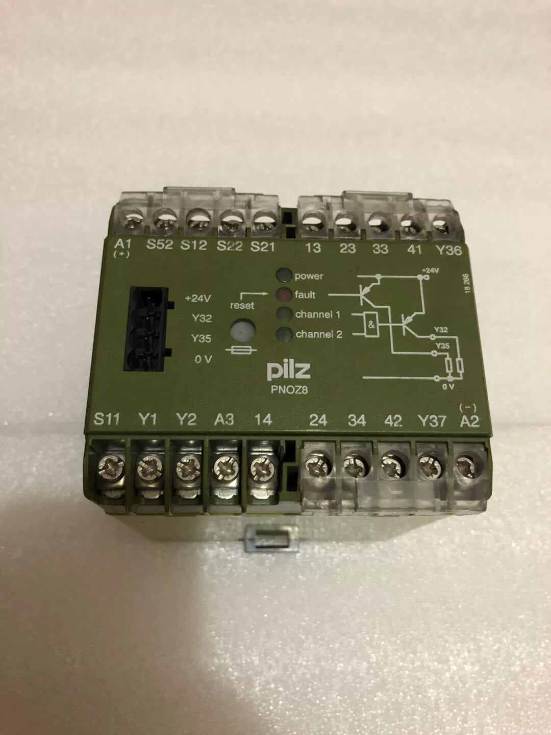 1pc new  PILZ PNOZ 8 24VDC 474760