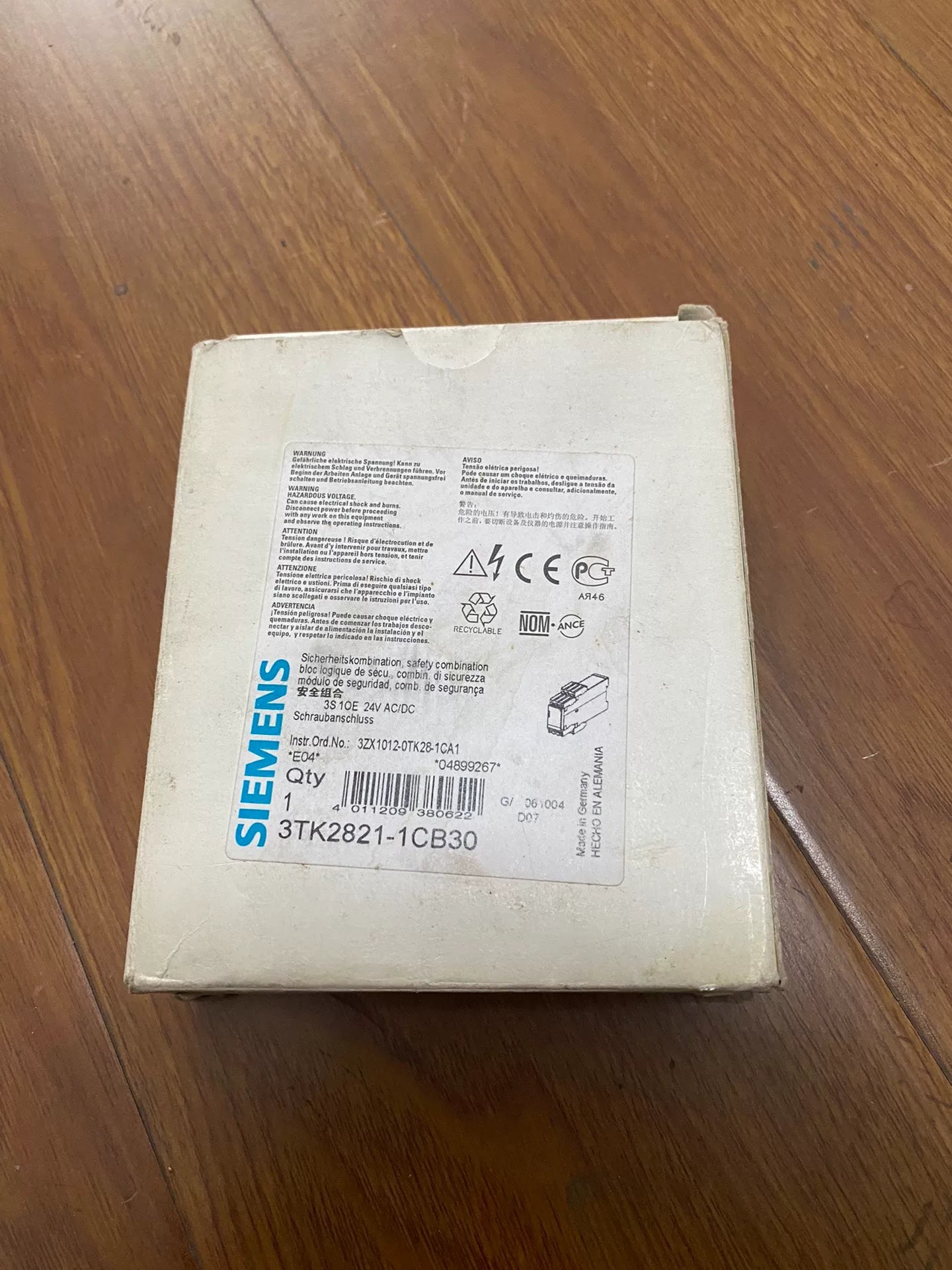 1pc new  SIEMENS 3TK2821-1CB30