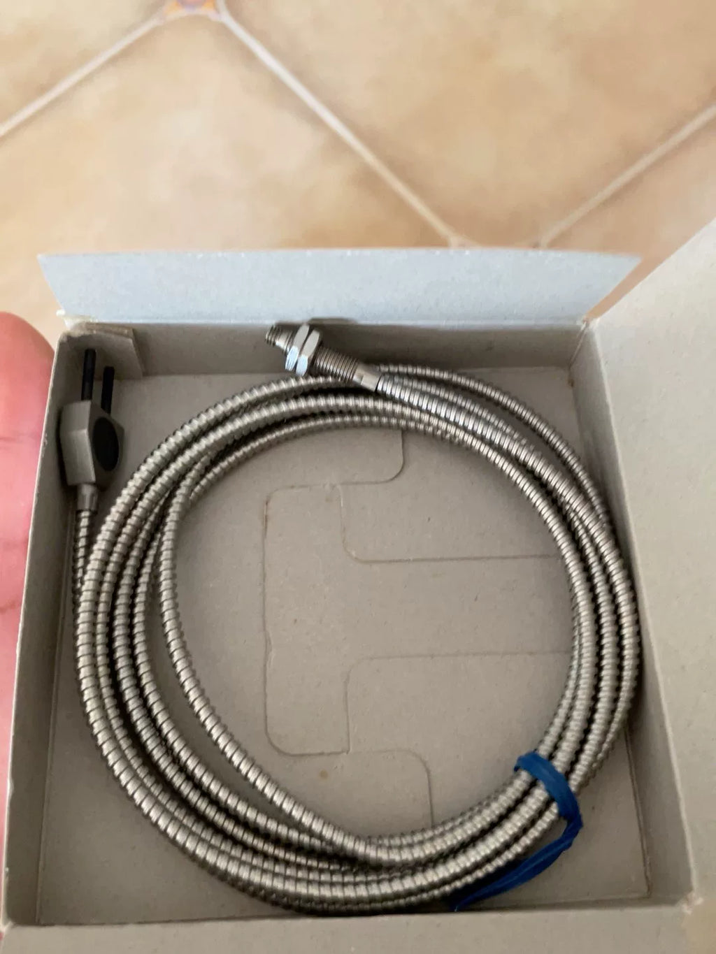 1pc new for Omron E32-D61
