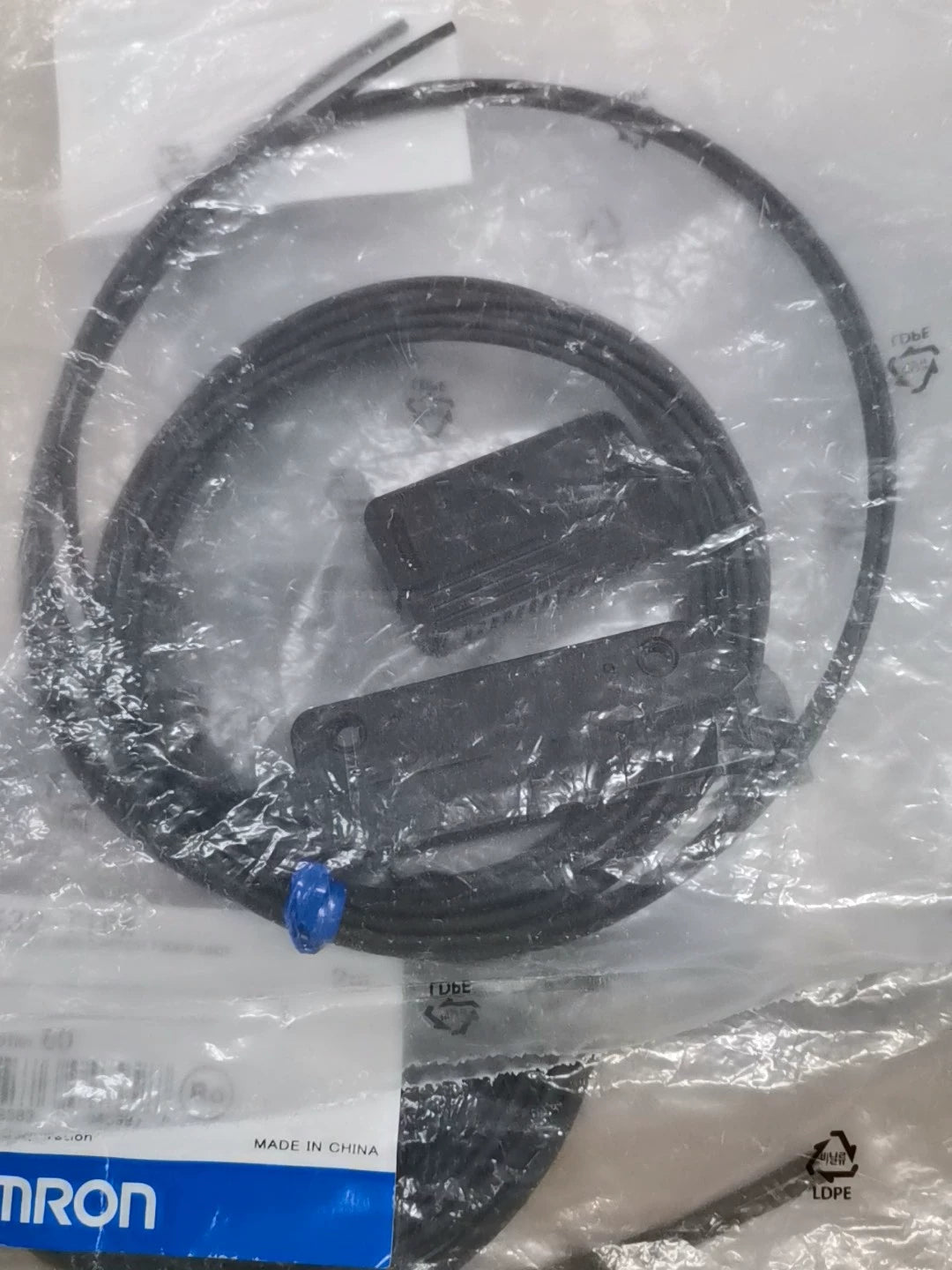 1pc New   KEYENCE E32-T16W