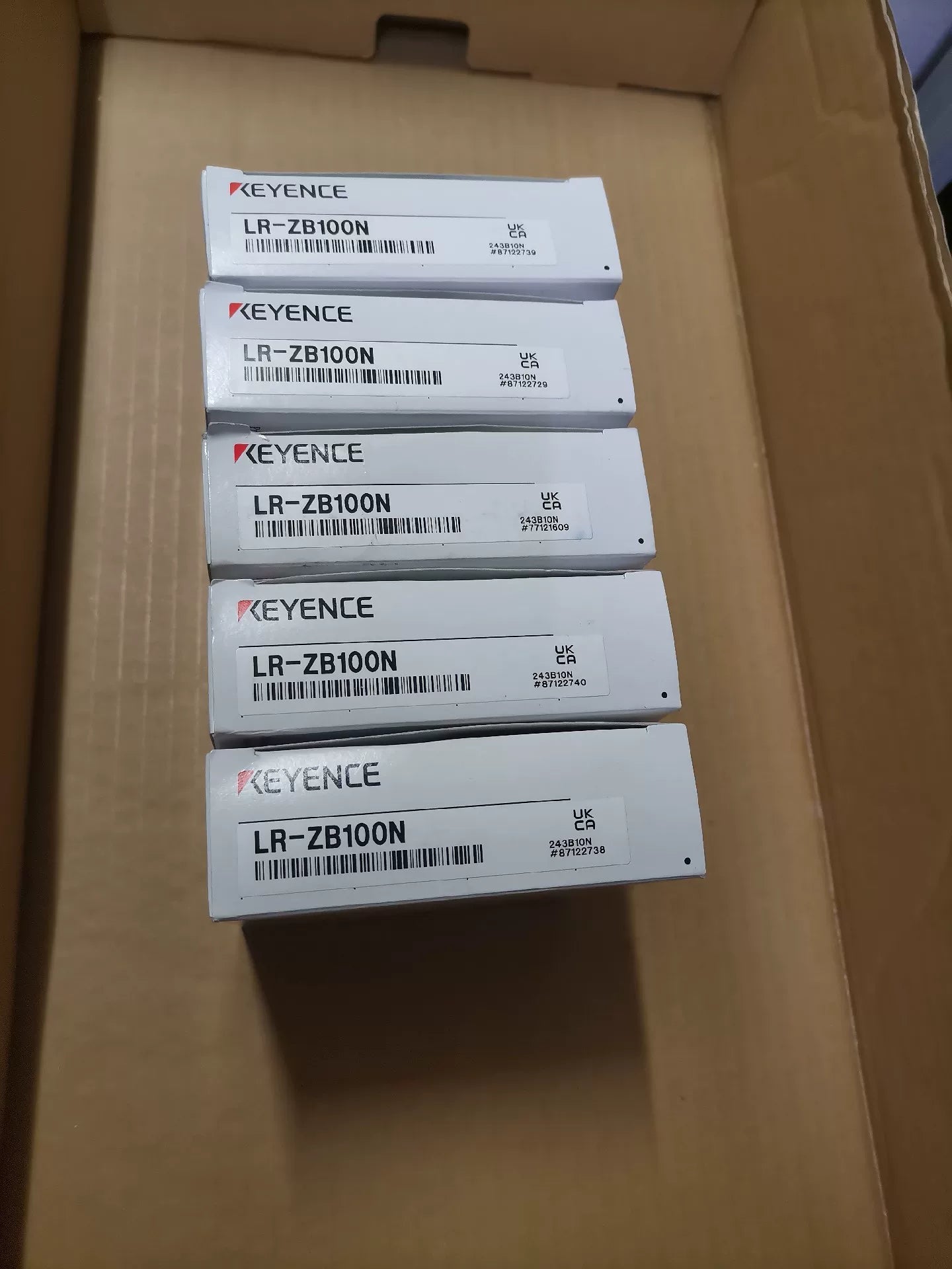 1pc New   KEYENCE LR-ZB100N
