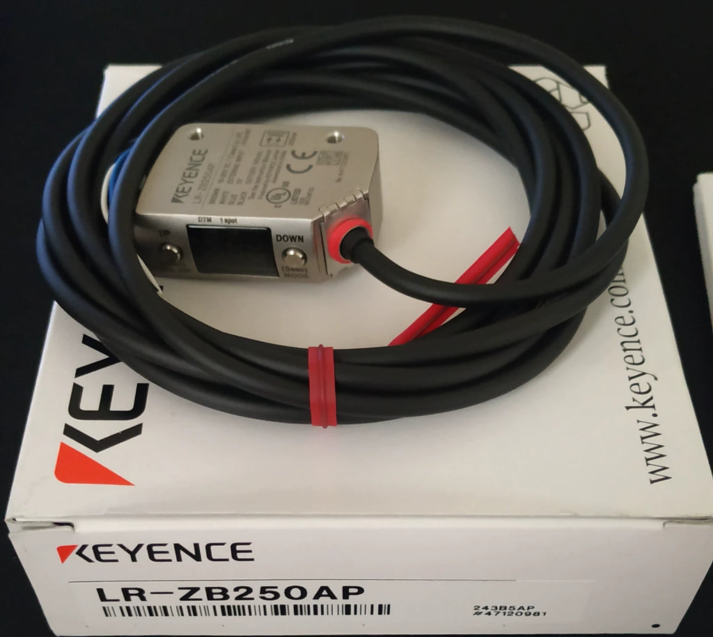 1pc New   KEYENCE LR-ZB250AP