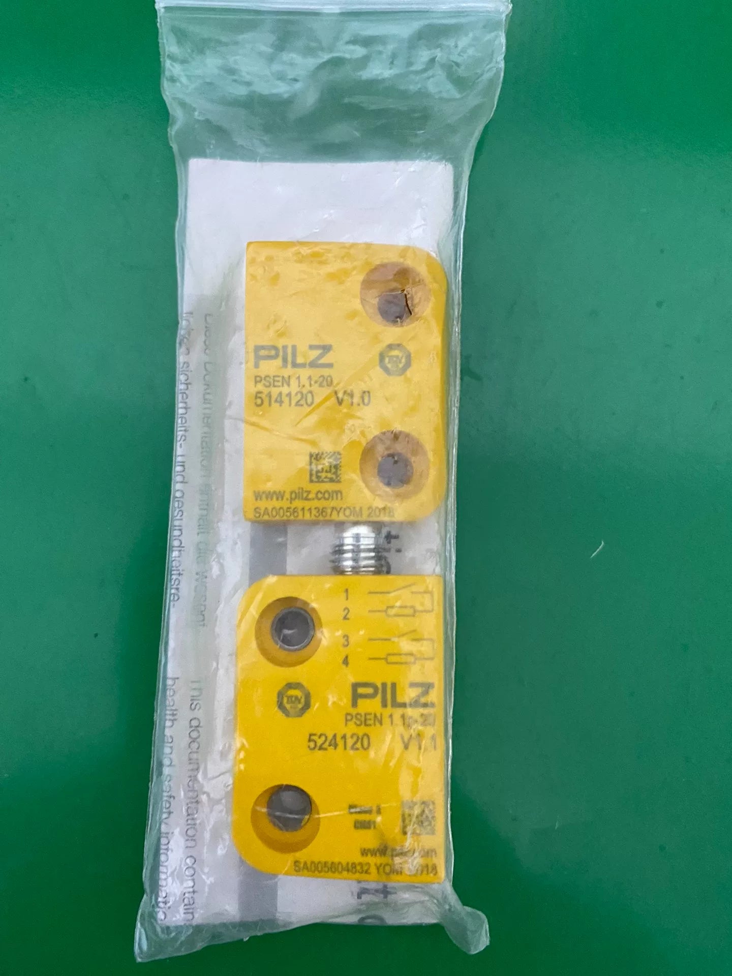 1pc new  PILZ 504220
