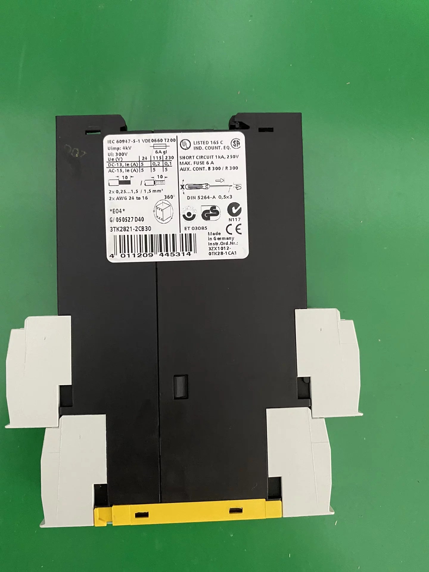 1pc new  SIEMENS 3TK2821-2CB30