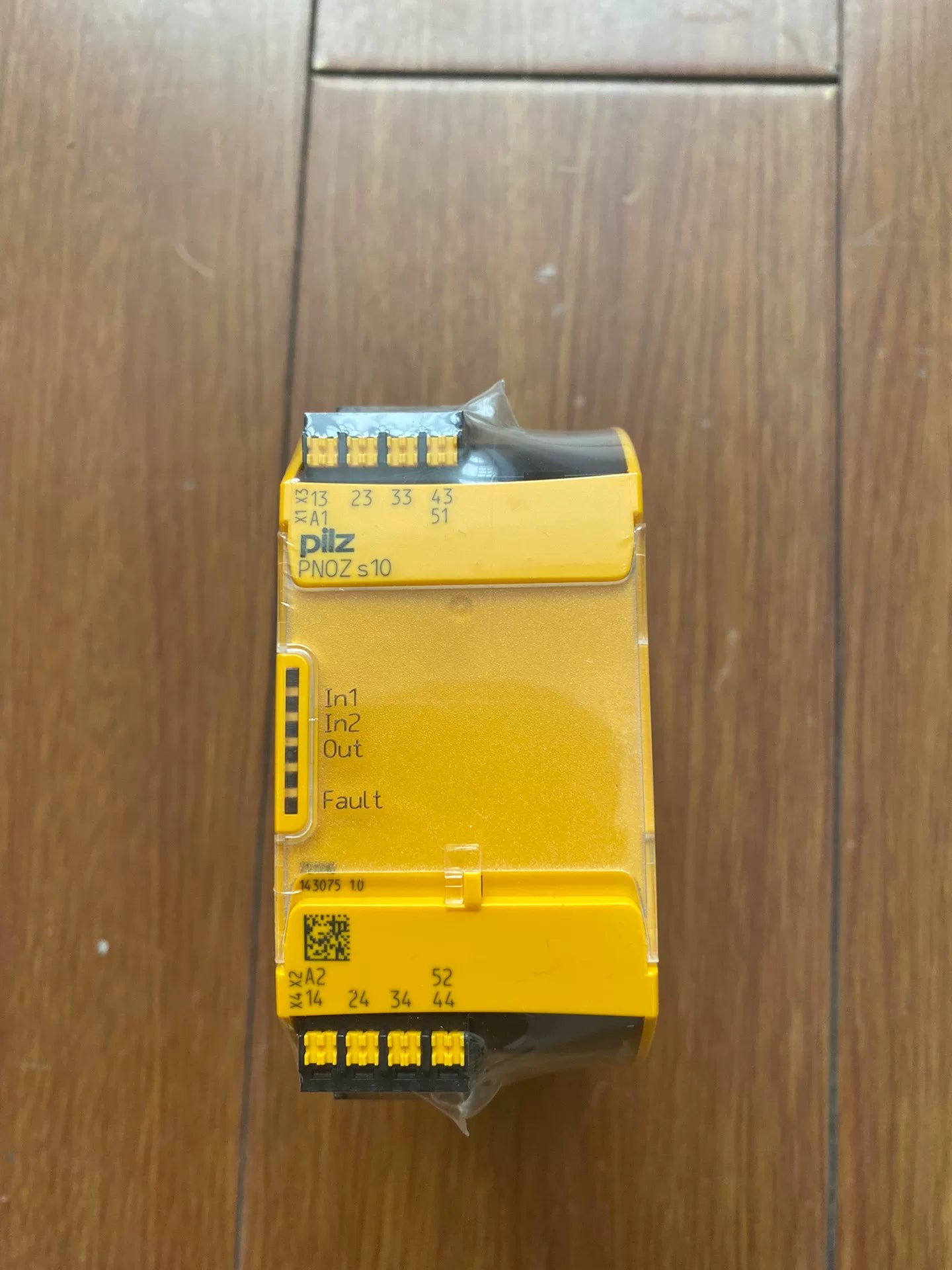 1pc new  PILZ PNOZ S10C  751110 24VDC