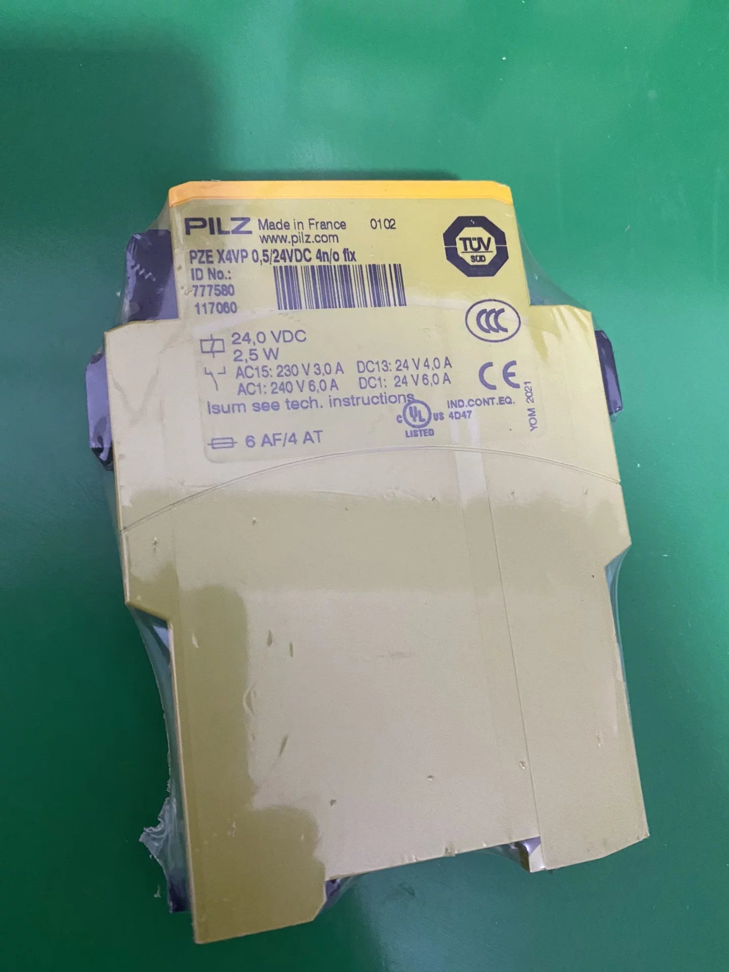 1pc new  PILZ PZE X4VP 777580