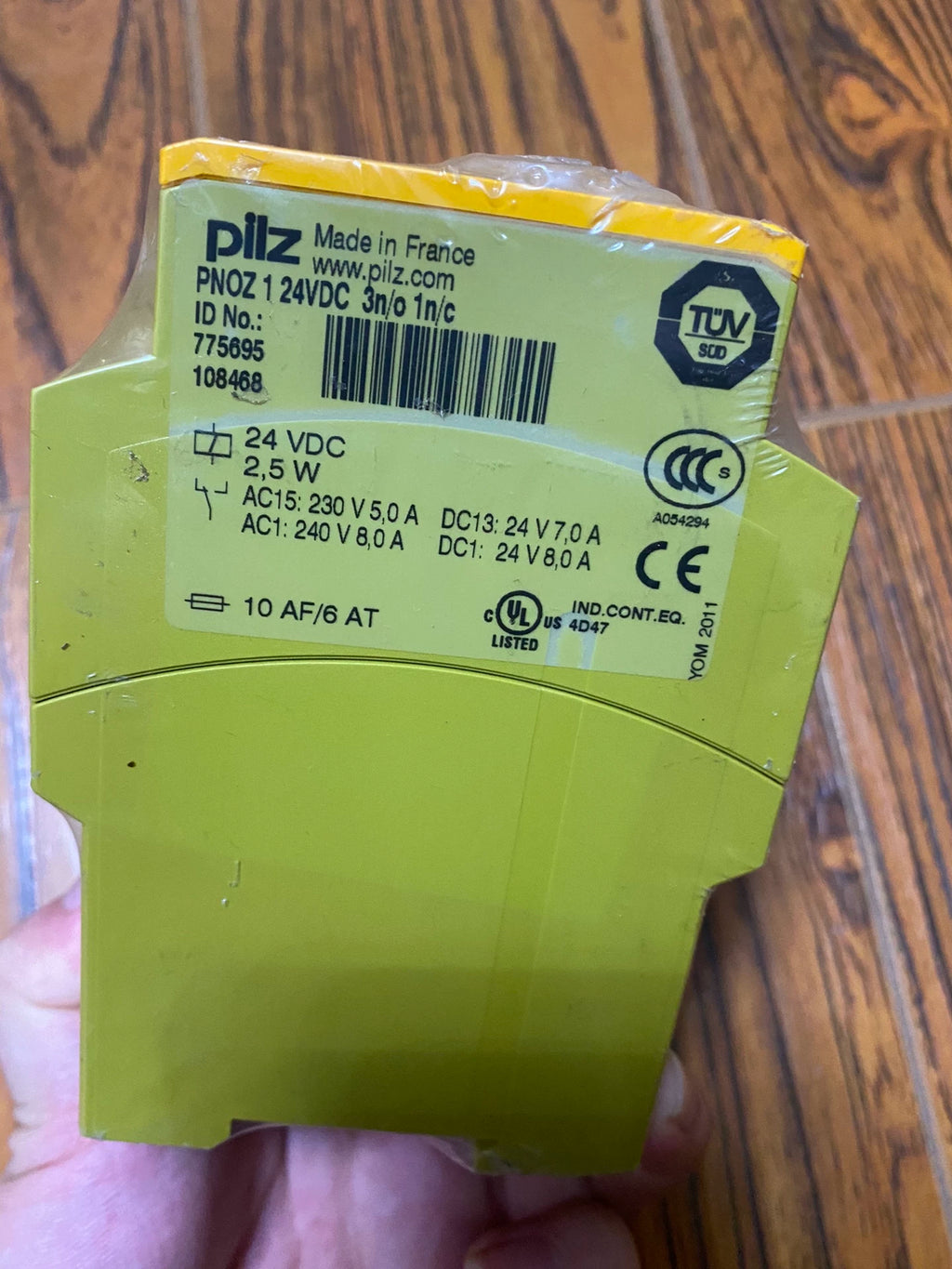 1pc new  PILZ 775695