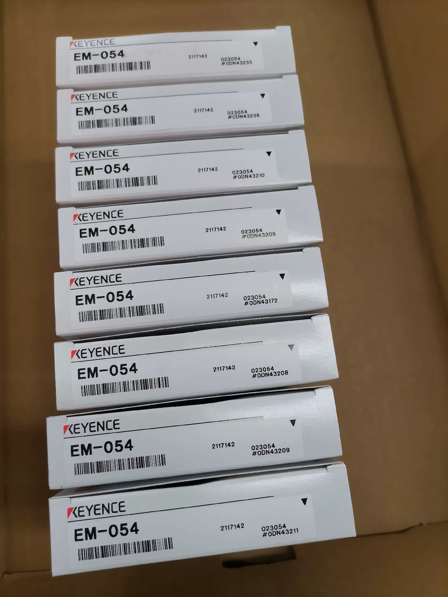 1pc New   KEYENCE EM-054