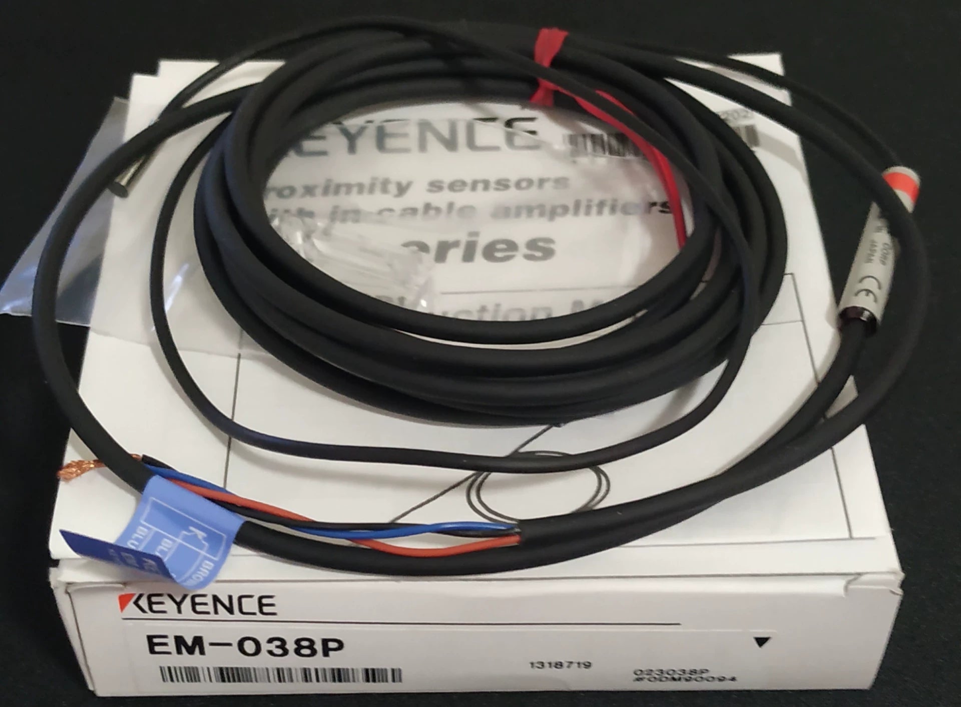 1pc New   KEYENCE EM-038P