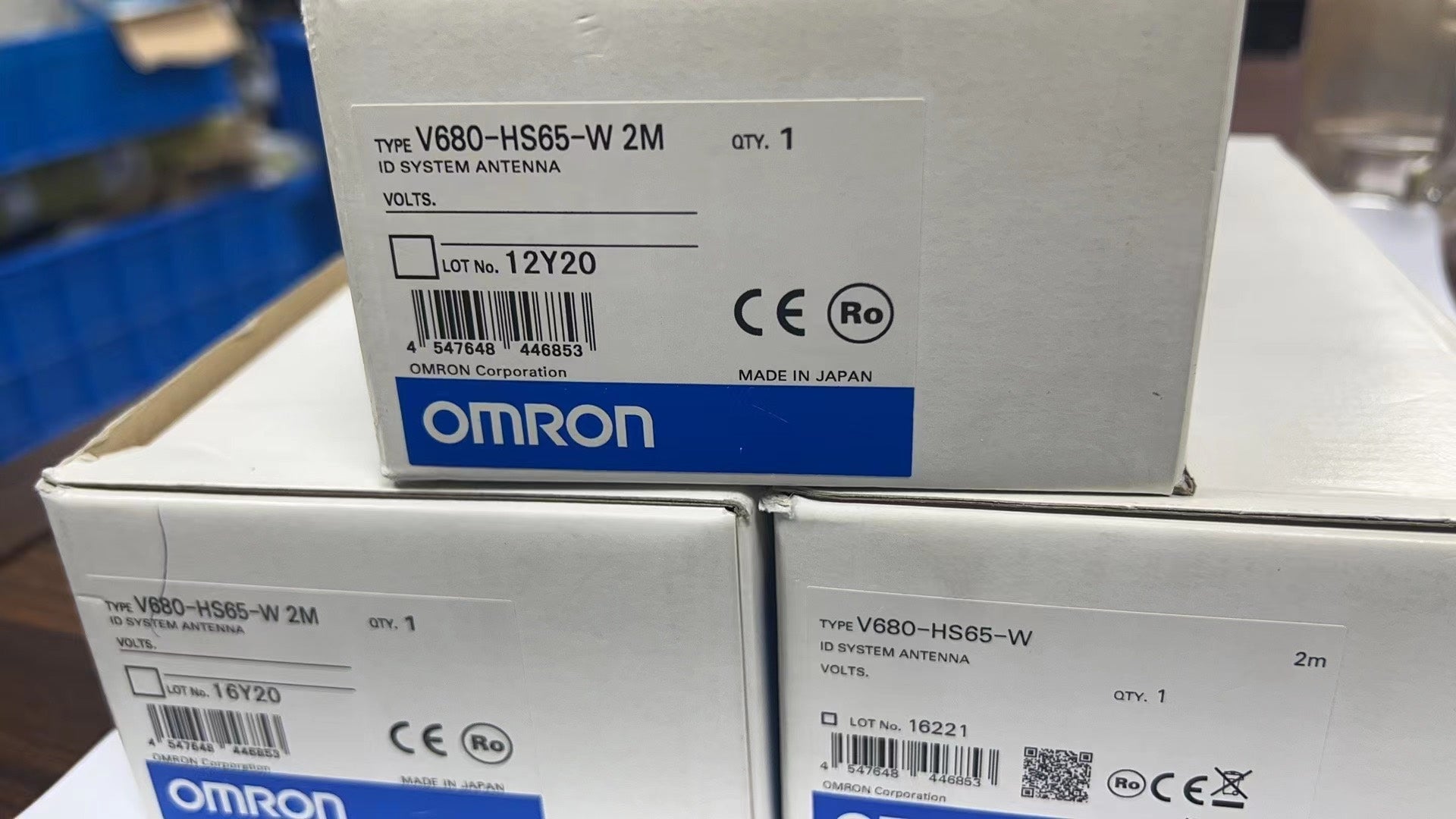 1pc new in box freeshipping OMRON V680-HS65-W
