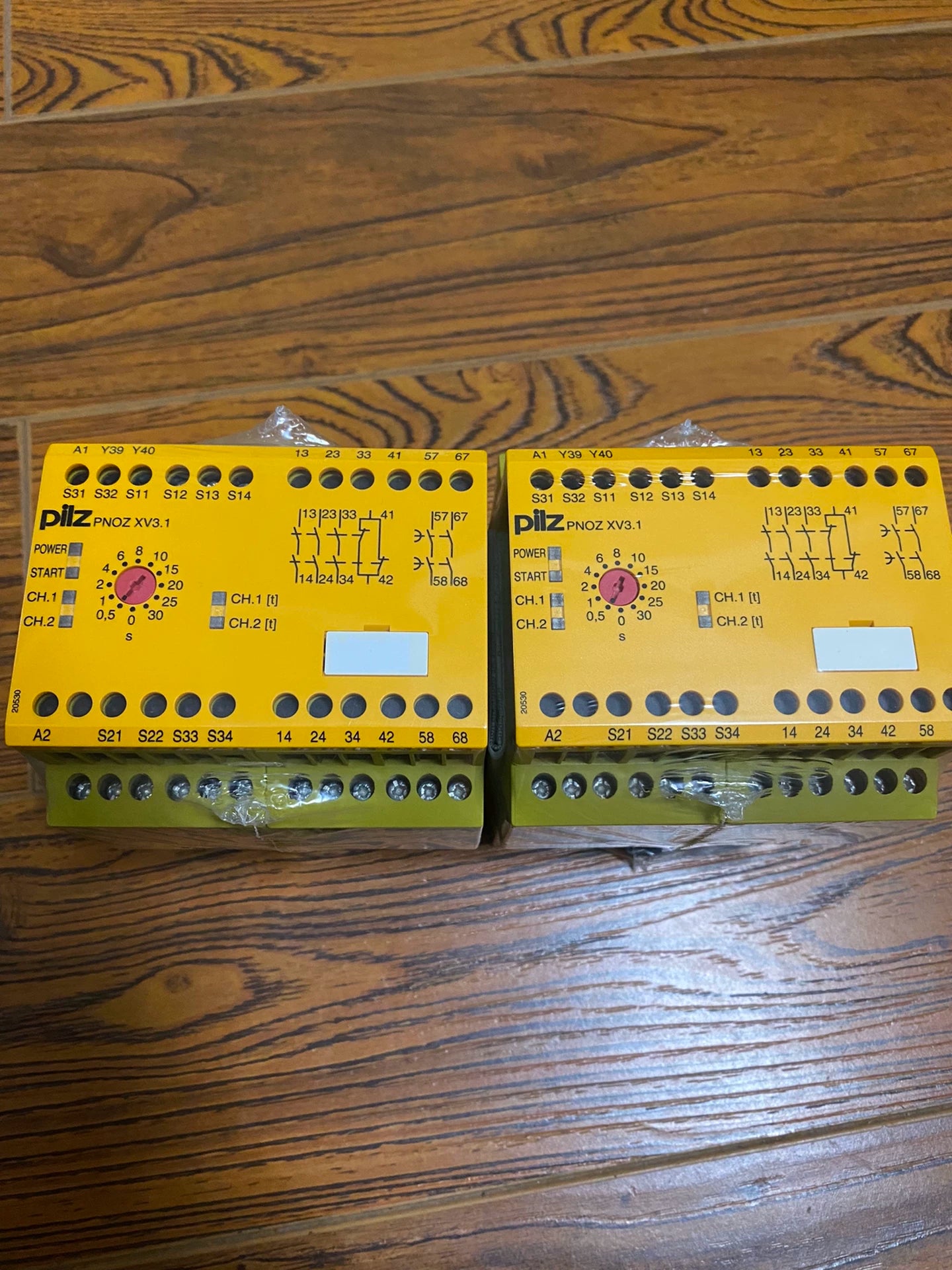 1pc new  PILZ PNOZ XV3.1  774530