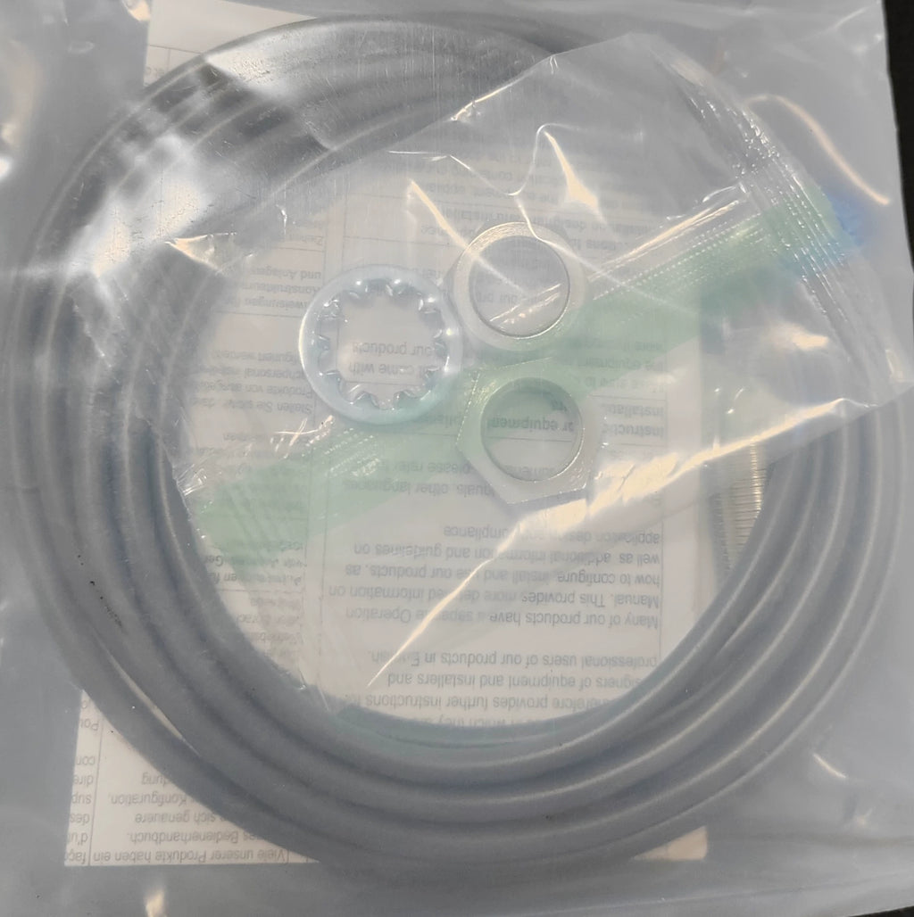 1pc New   Omron E2E-S05S12-WC-B1