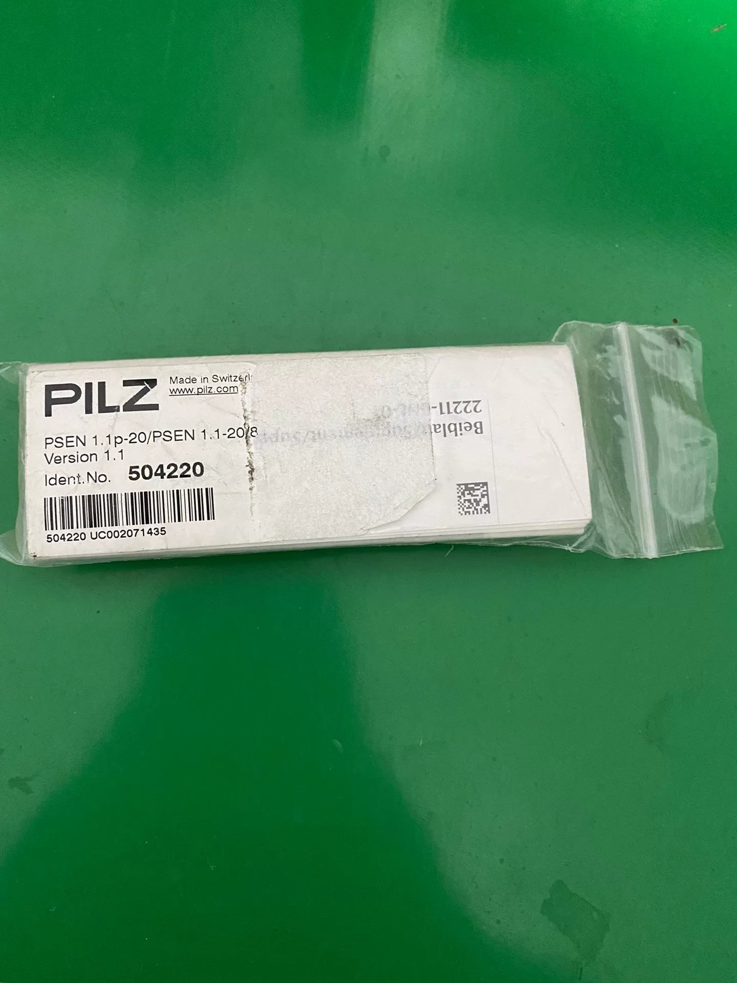 1pc new  PILZ 504220