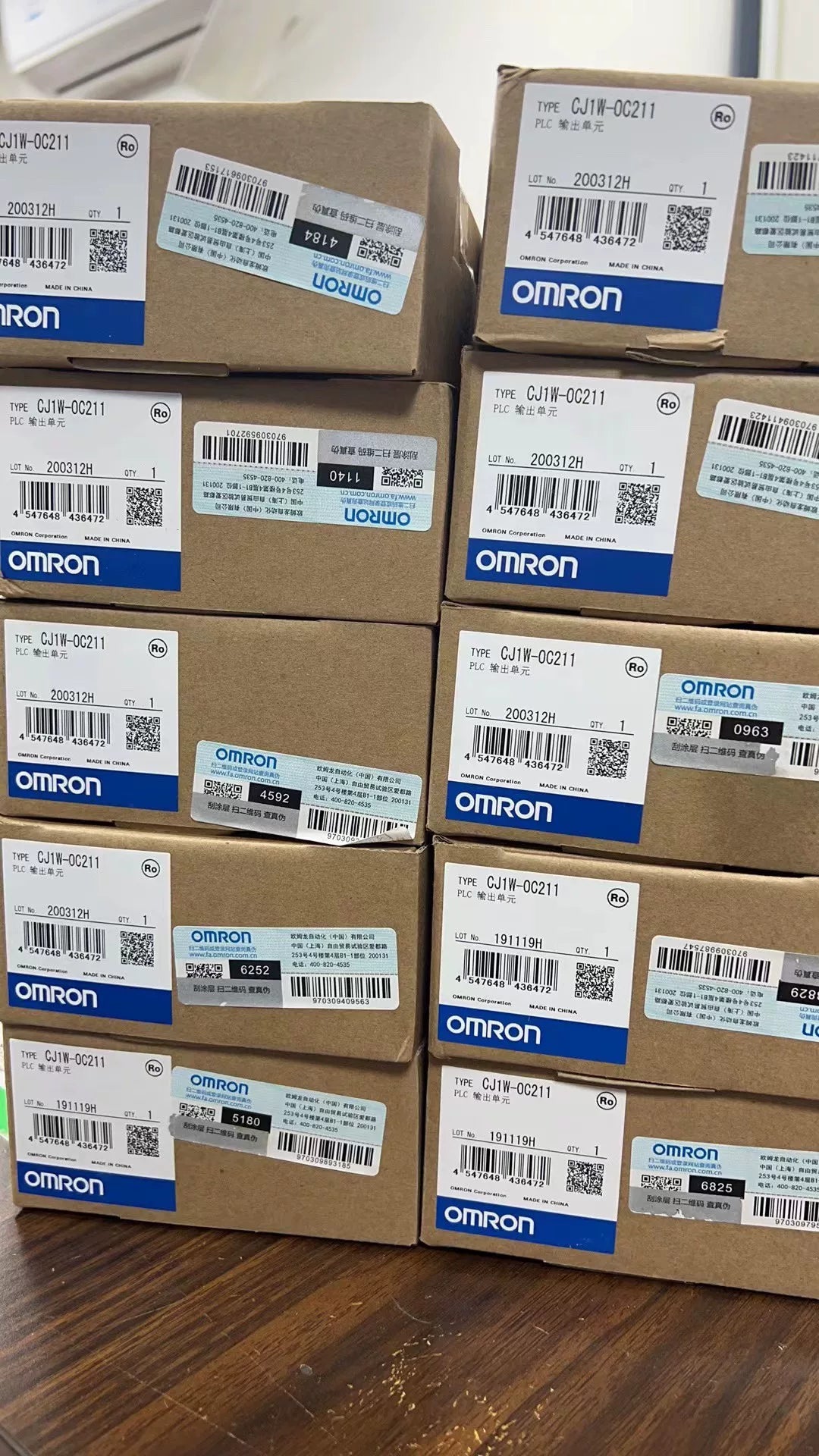 1pc new in box freeshipping OMRON CJ1W-OC211