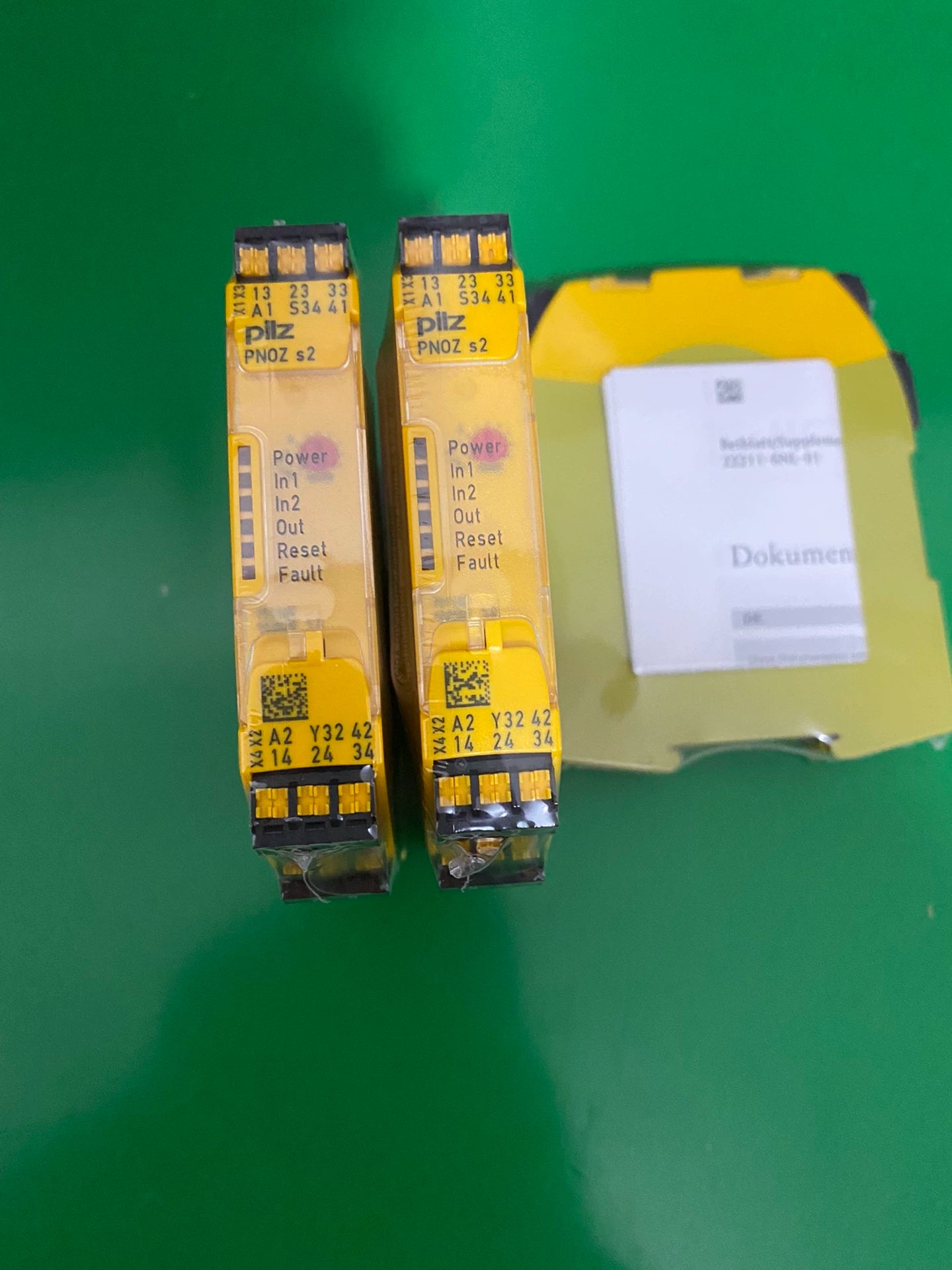 1pc new  PILZ 751102