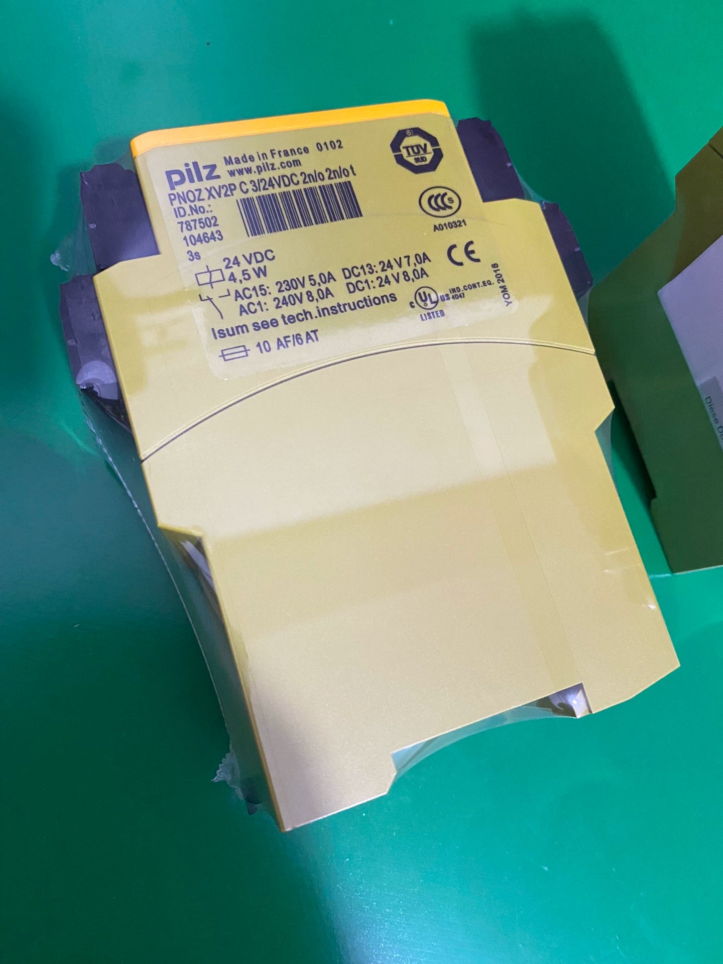 1pc new  PILZ PNOZ XV2P  787502