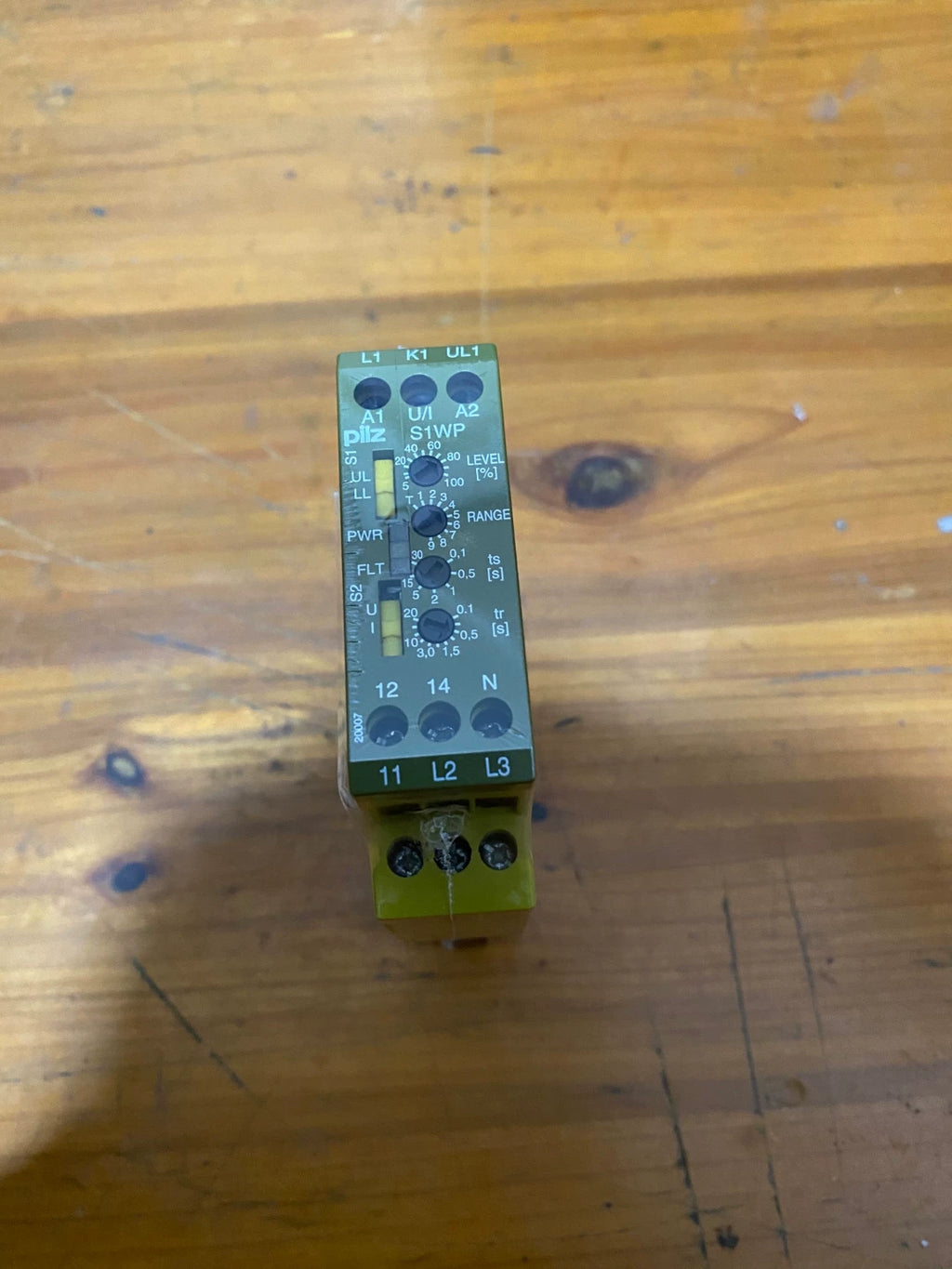 1pc new  PILZ S1WP 18A 24VDC UM 0-415VAC/DC  890120
