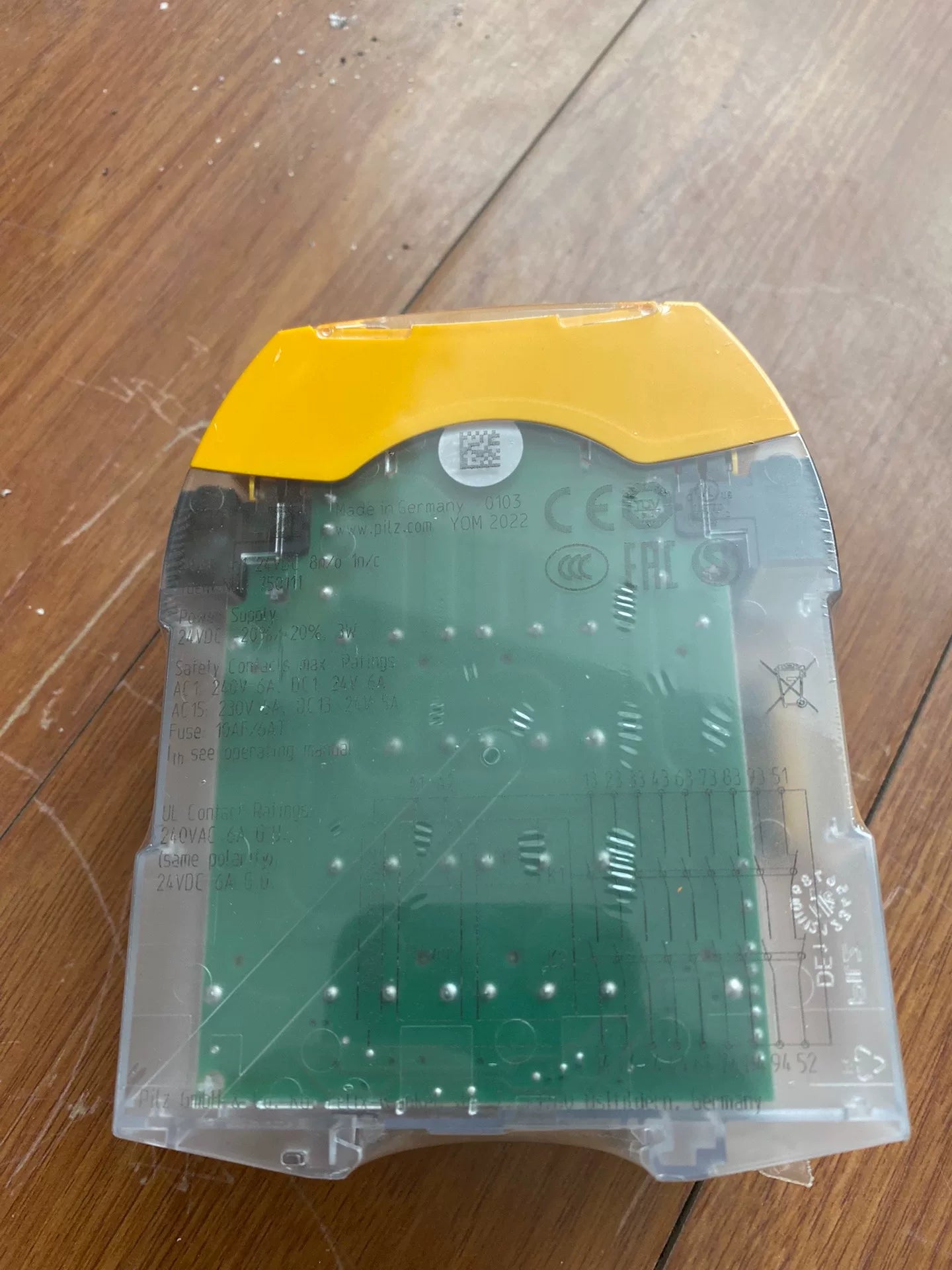 1pc new  PILZ  PNOZ S11  750111 24VDC