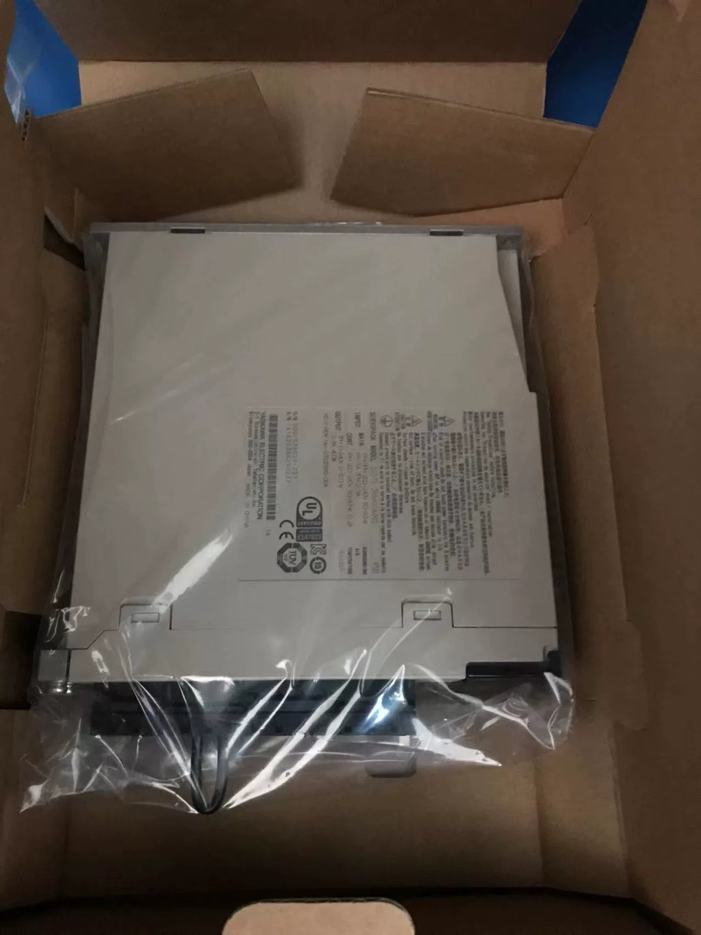 1pc New   YASKAWA SGD7S-2R8A00A002