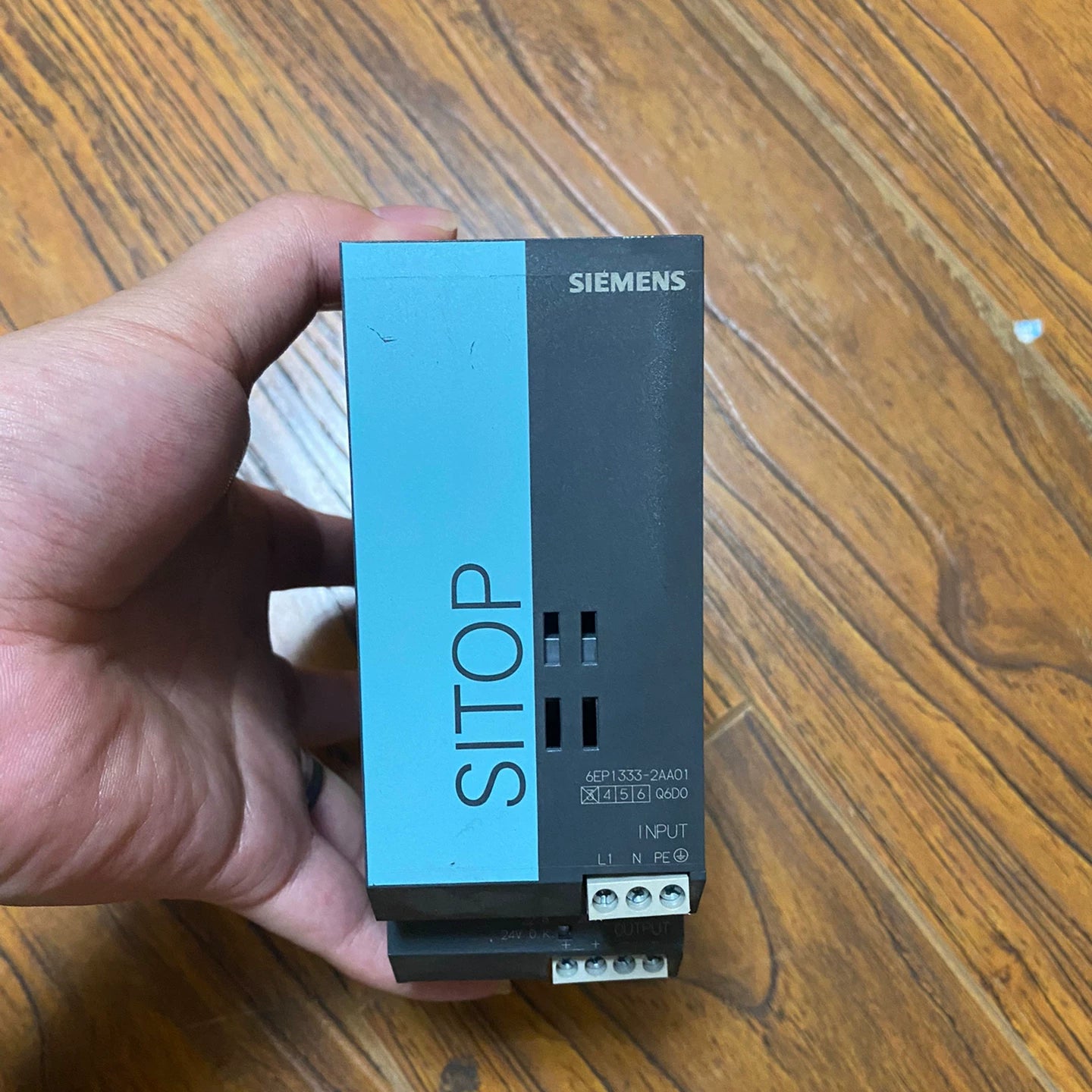 1pc new  SIEMENS 6EP1333-2AA01