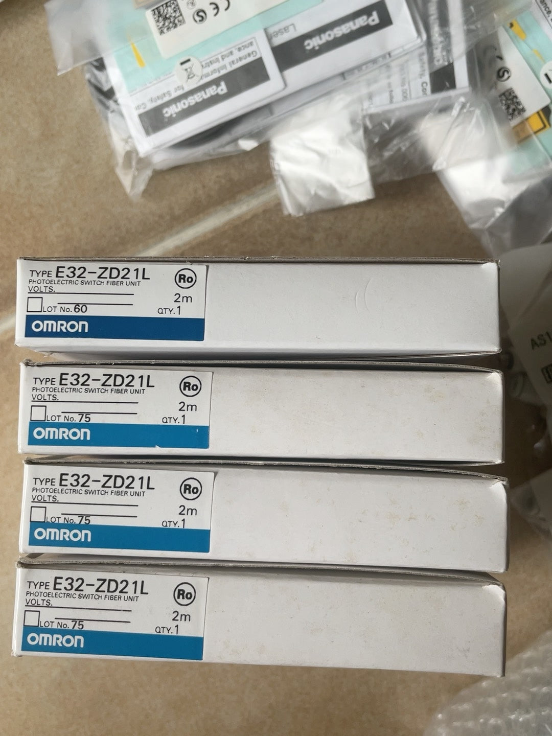 1pc new for Omron E32-ZD21L