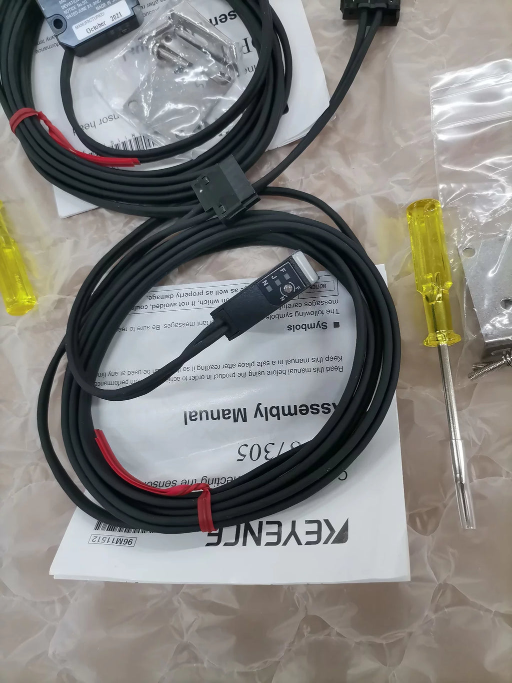 1pc New   KEYENCE LV-S31