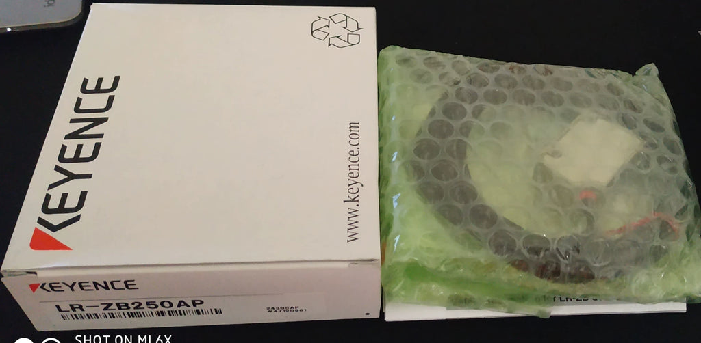 1pc New   KEYENCE LR-ZB250AP