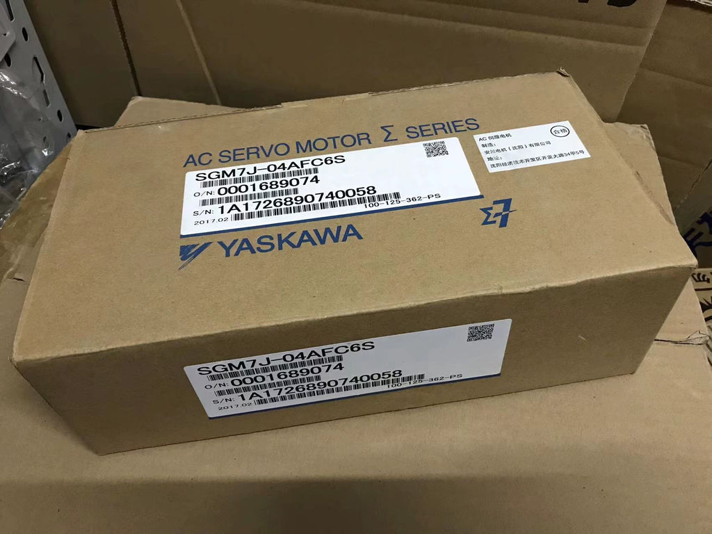 1pc New   YASKAWA SGM7J-04AFC6S