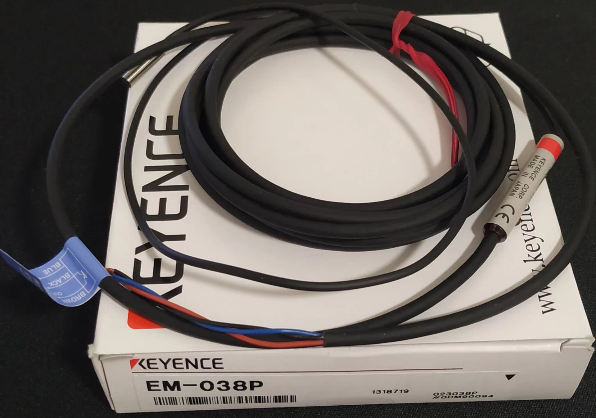 1pc New   KEYENCE EM-038P
