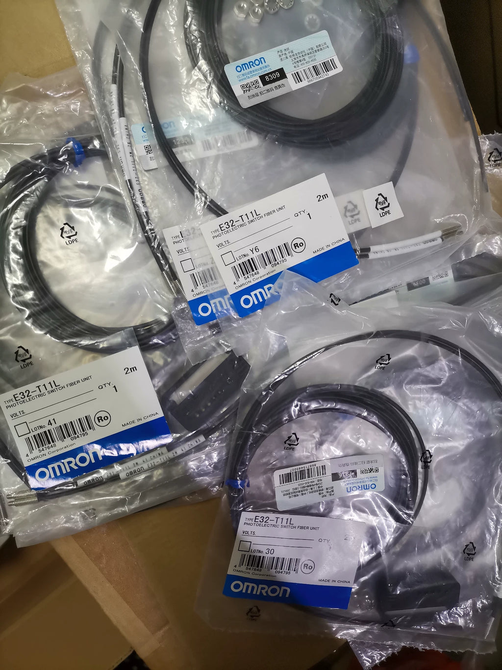 1pc New   Omron E32-T11L