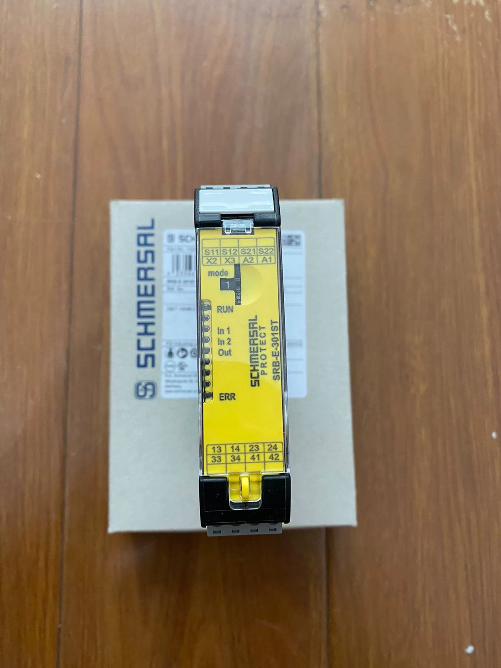 1pc new  SCHMERSAL  schmersal  SRB-E-301ST