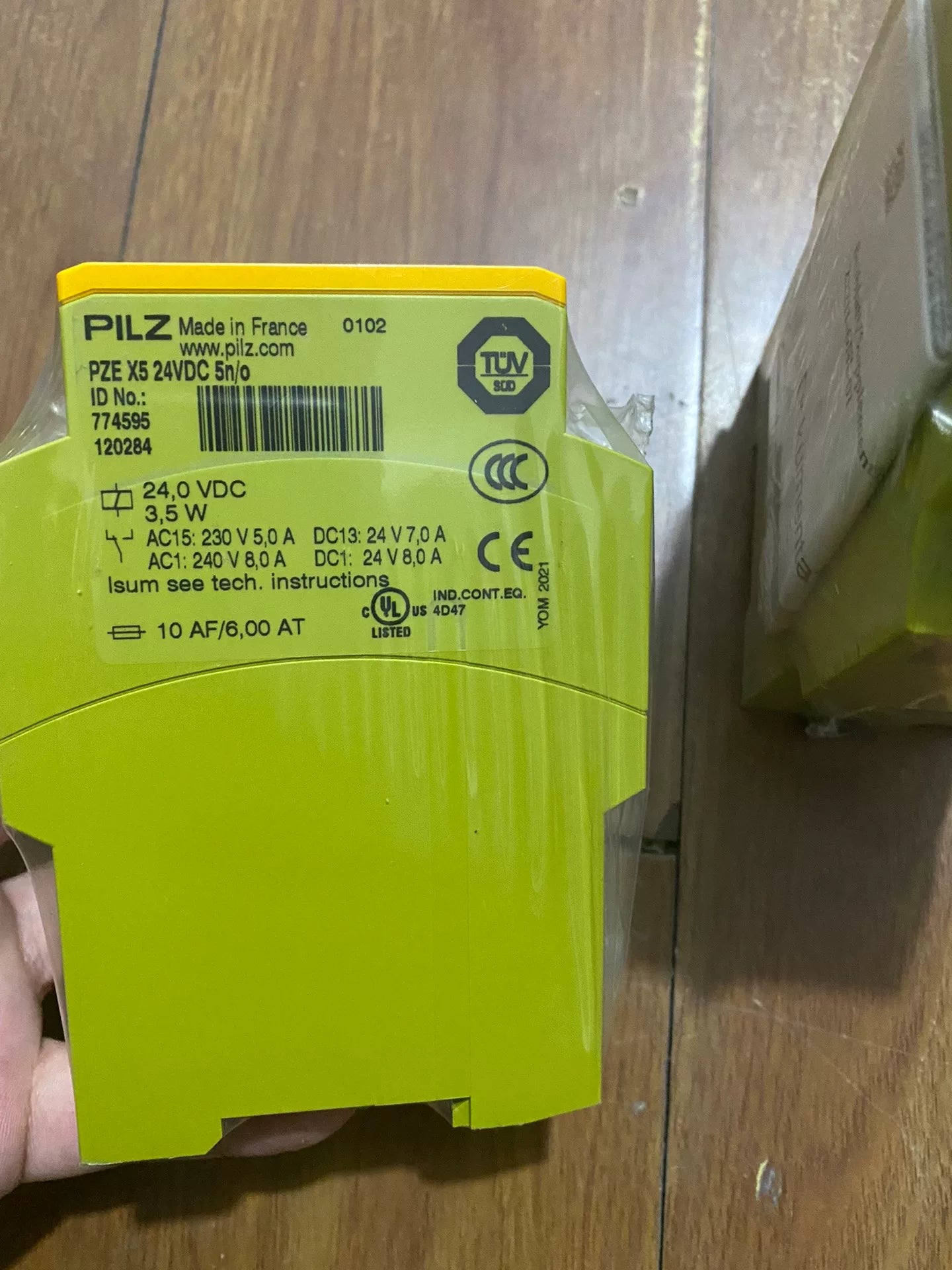 1pc new  PILZ PILZ 774595 PZE X5 24VDC 774595