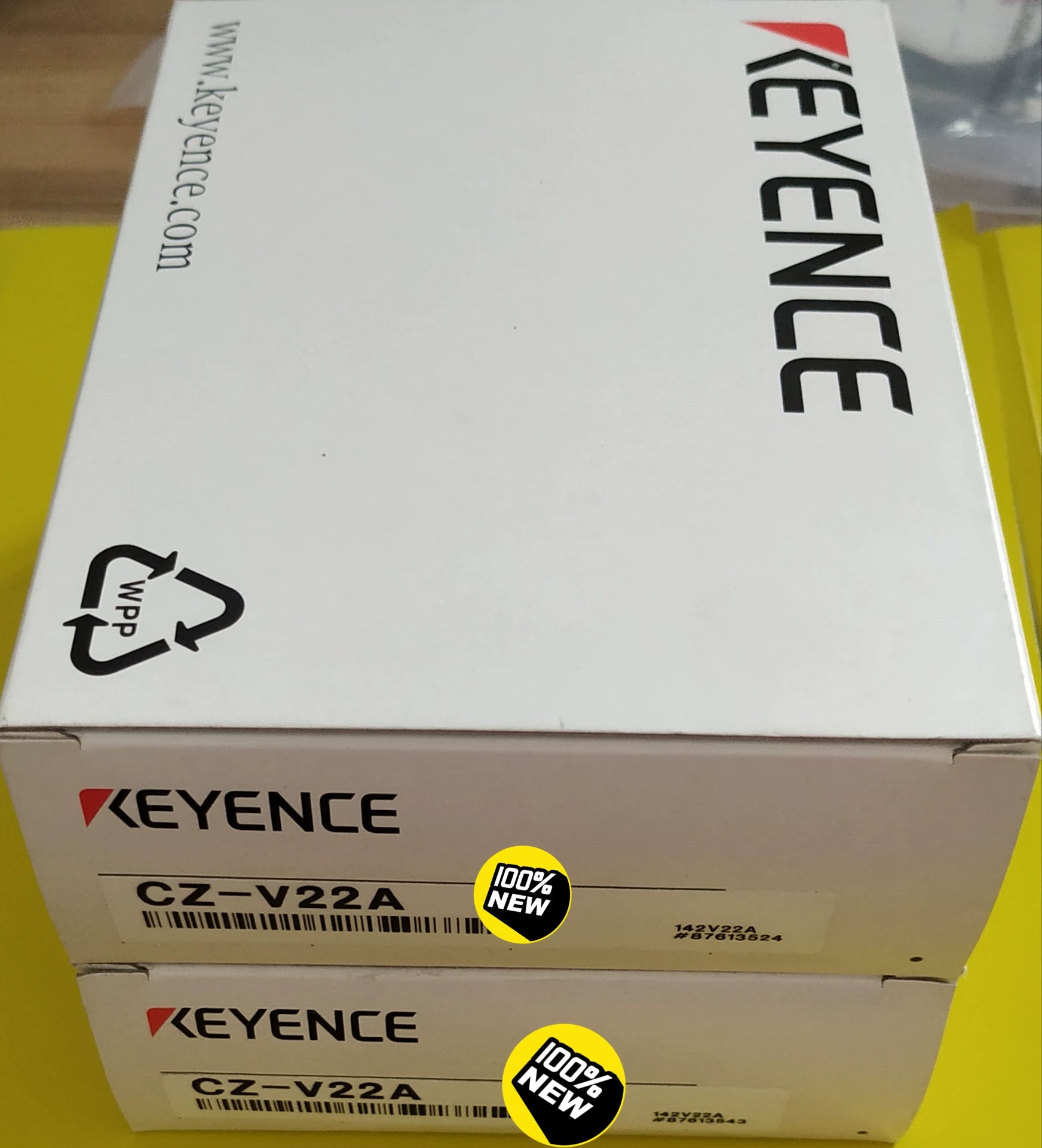 1pc New   KEYENCE  CZ-V22A