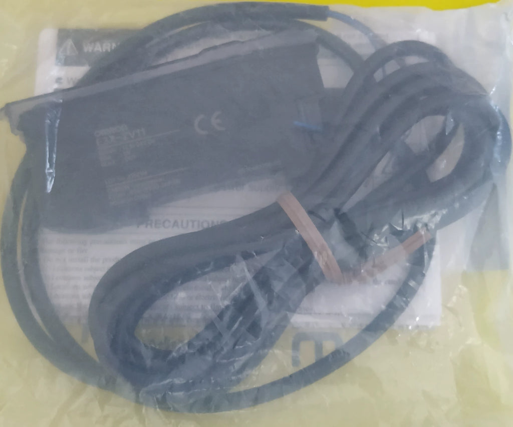 1pc New   Omron E3X-ZV11