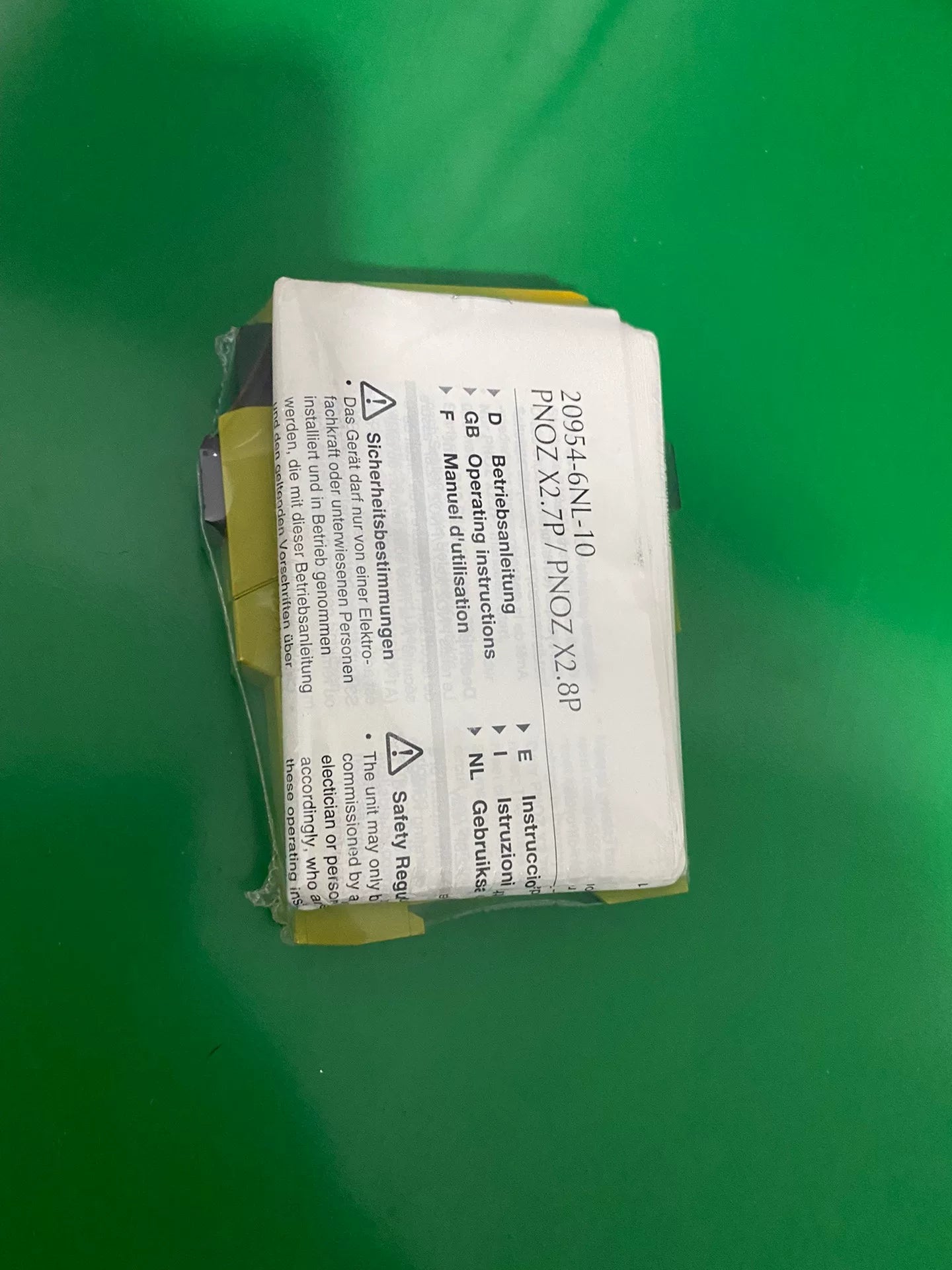 1pc new  PILZ x2.8P   777302