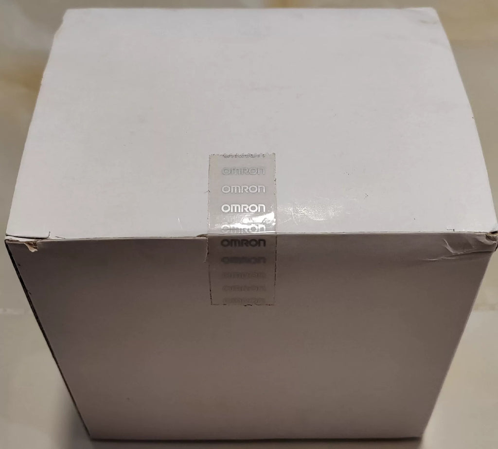 1pc New   Omron CJ2M-CPU33