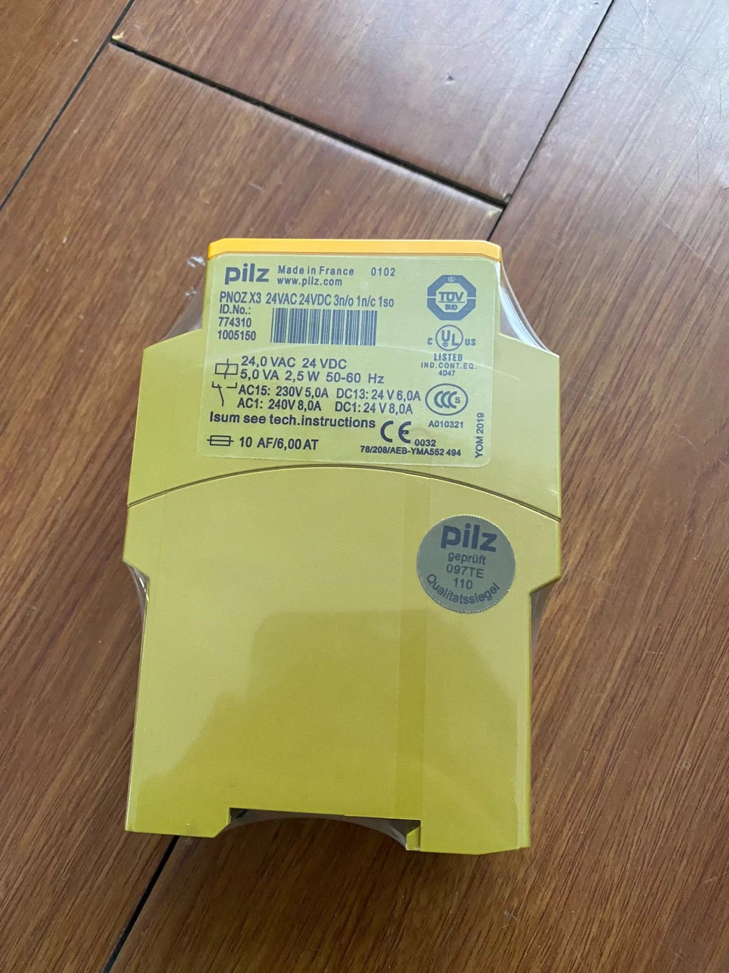1pc new  PILZ PNOZ X3 774310