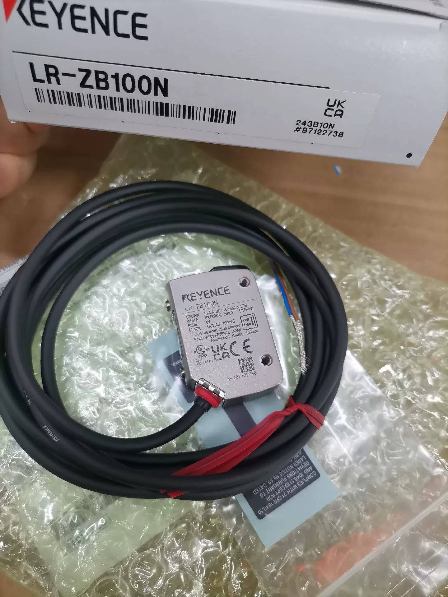 1pc New   KEYENCE LR-ZB100N