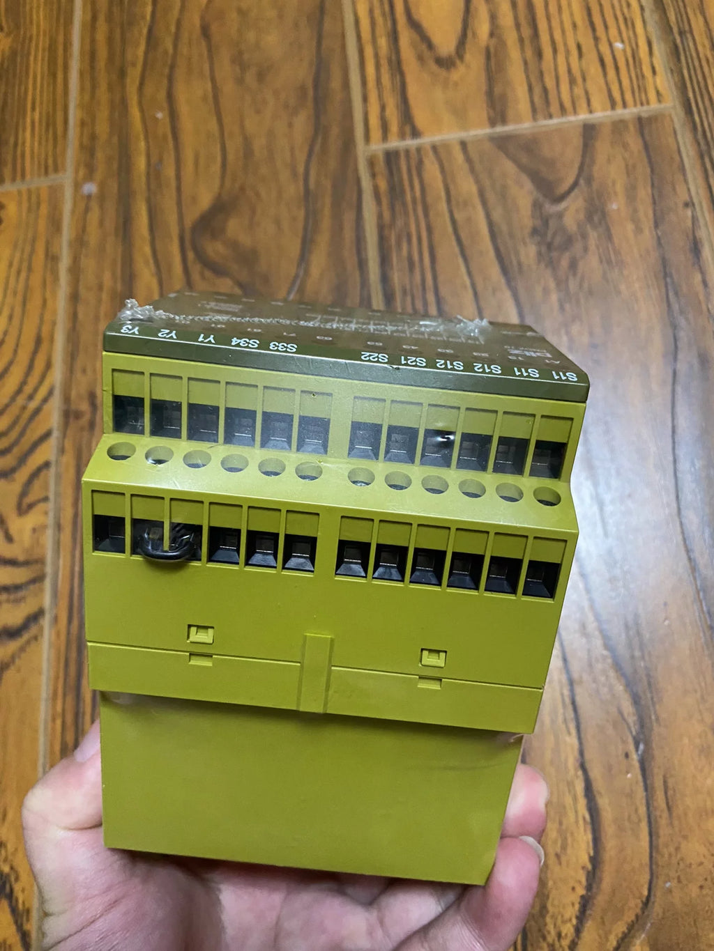 1pc new  PILZ 774009