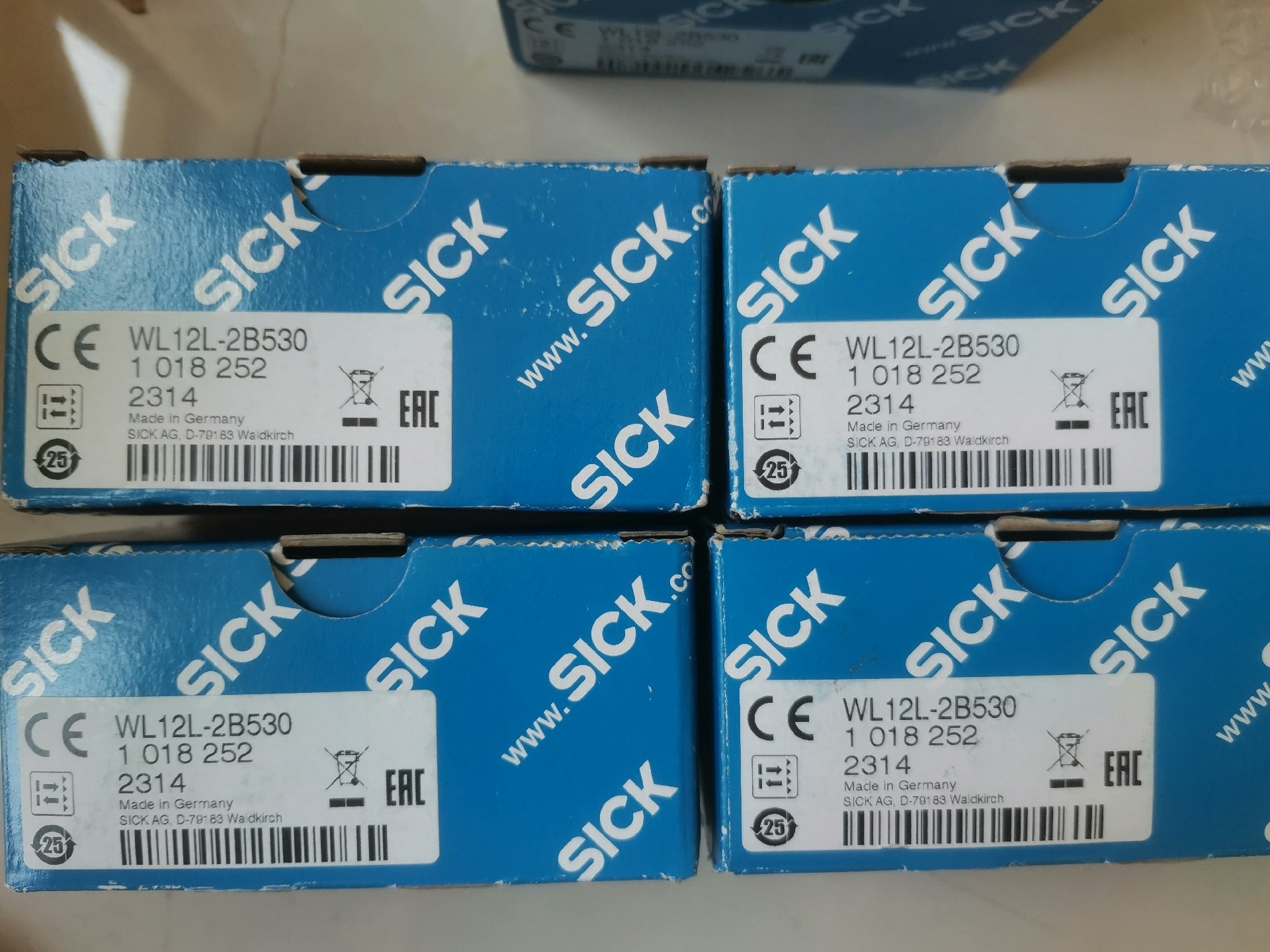 1pc new in box freeshipping SICK wl12l-2B530 1018252